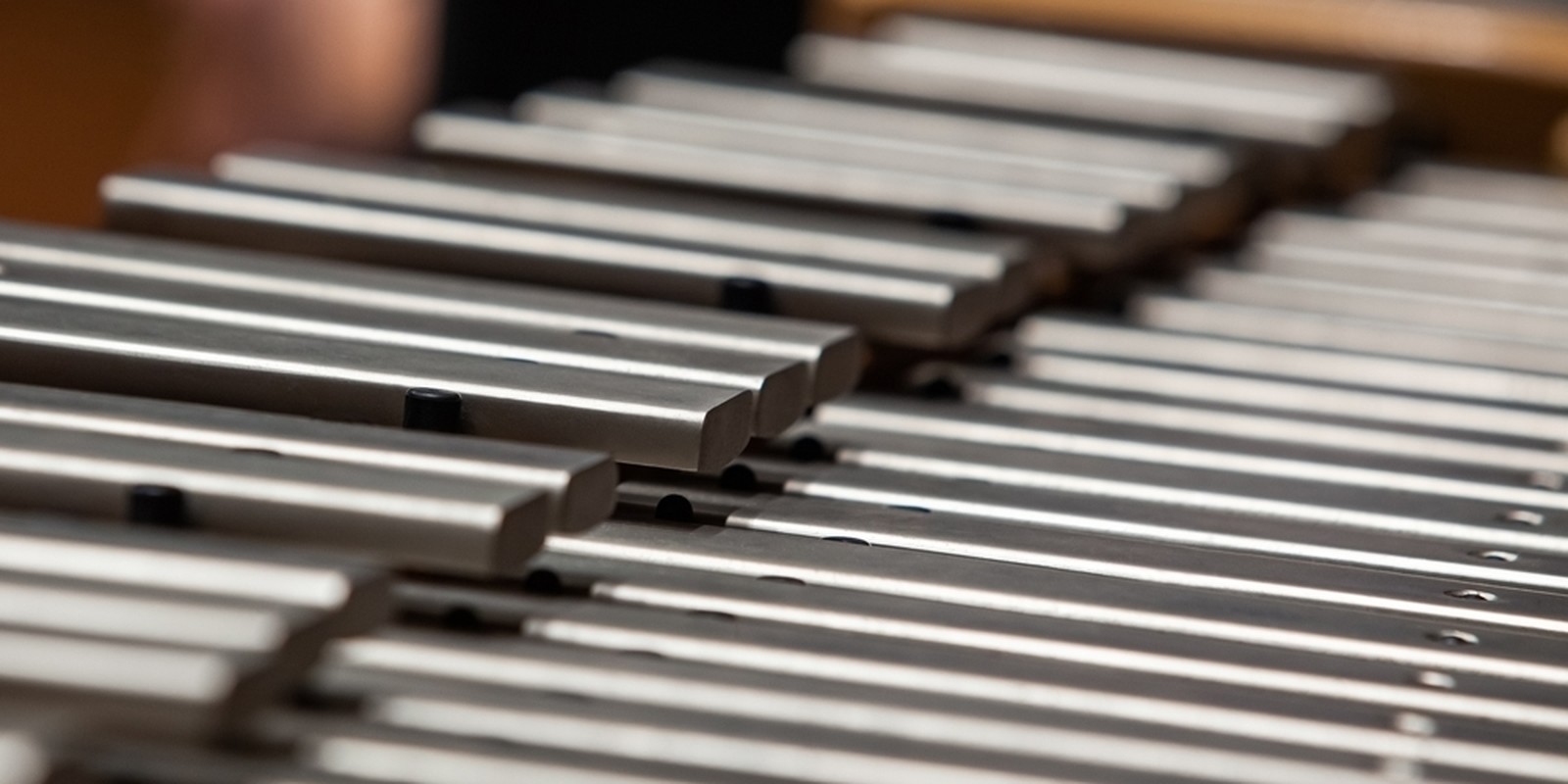Klangplatten eines Metallophons
