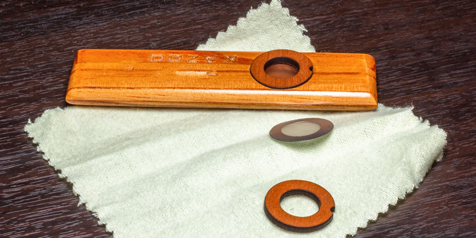Kazoo aus Holz