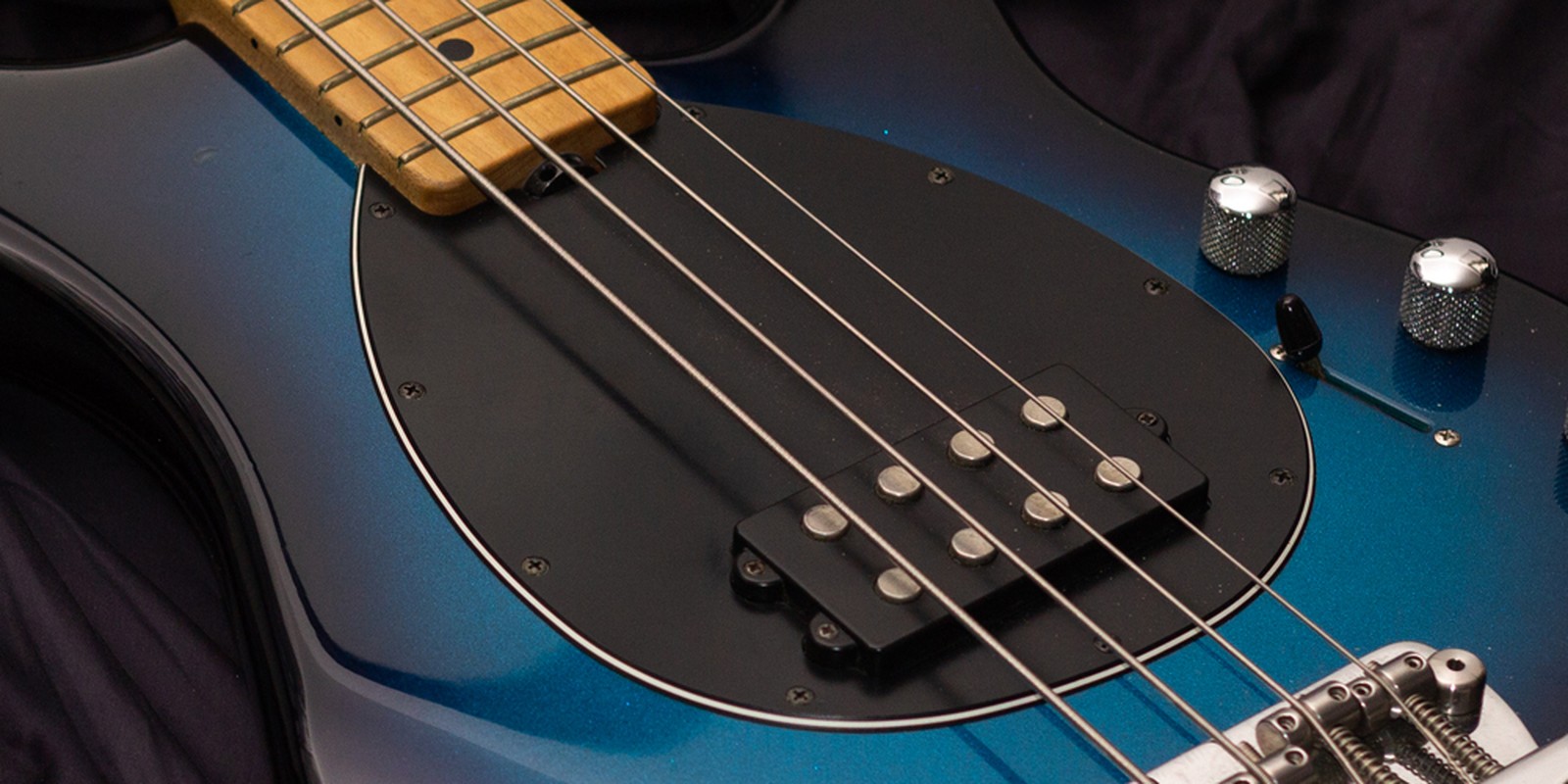 Music Man Bass Pickups und Schlagbrett