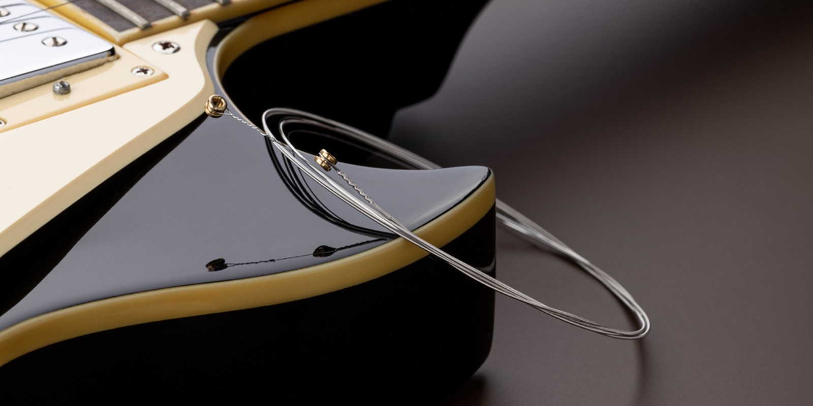 Einzelne Saite auf einer E-Gitarre