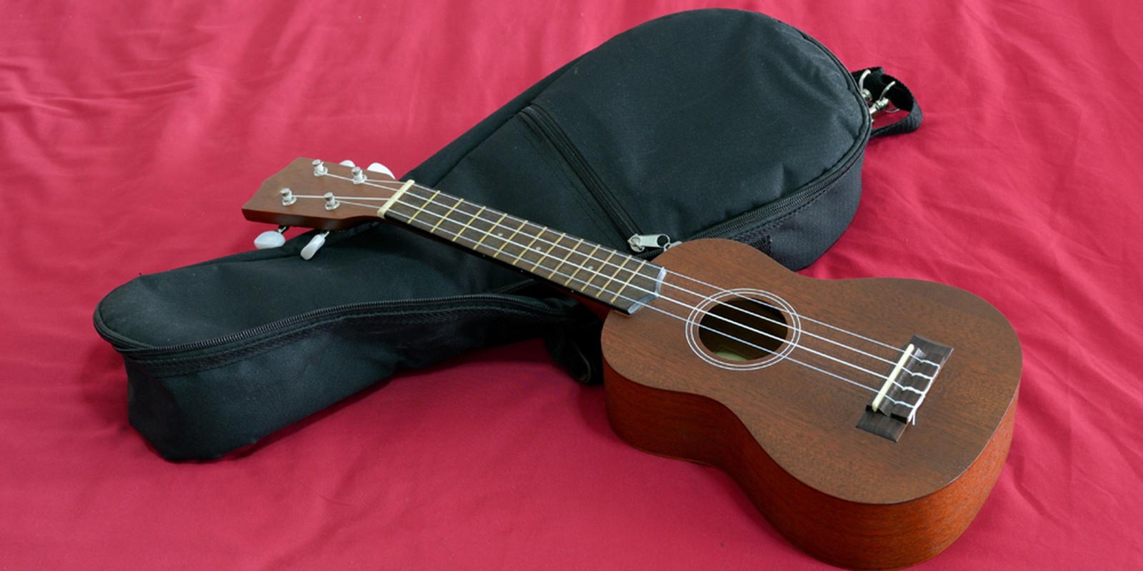 Ukulele mit Tasche