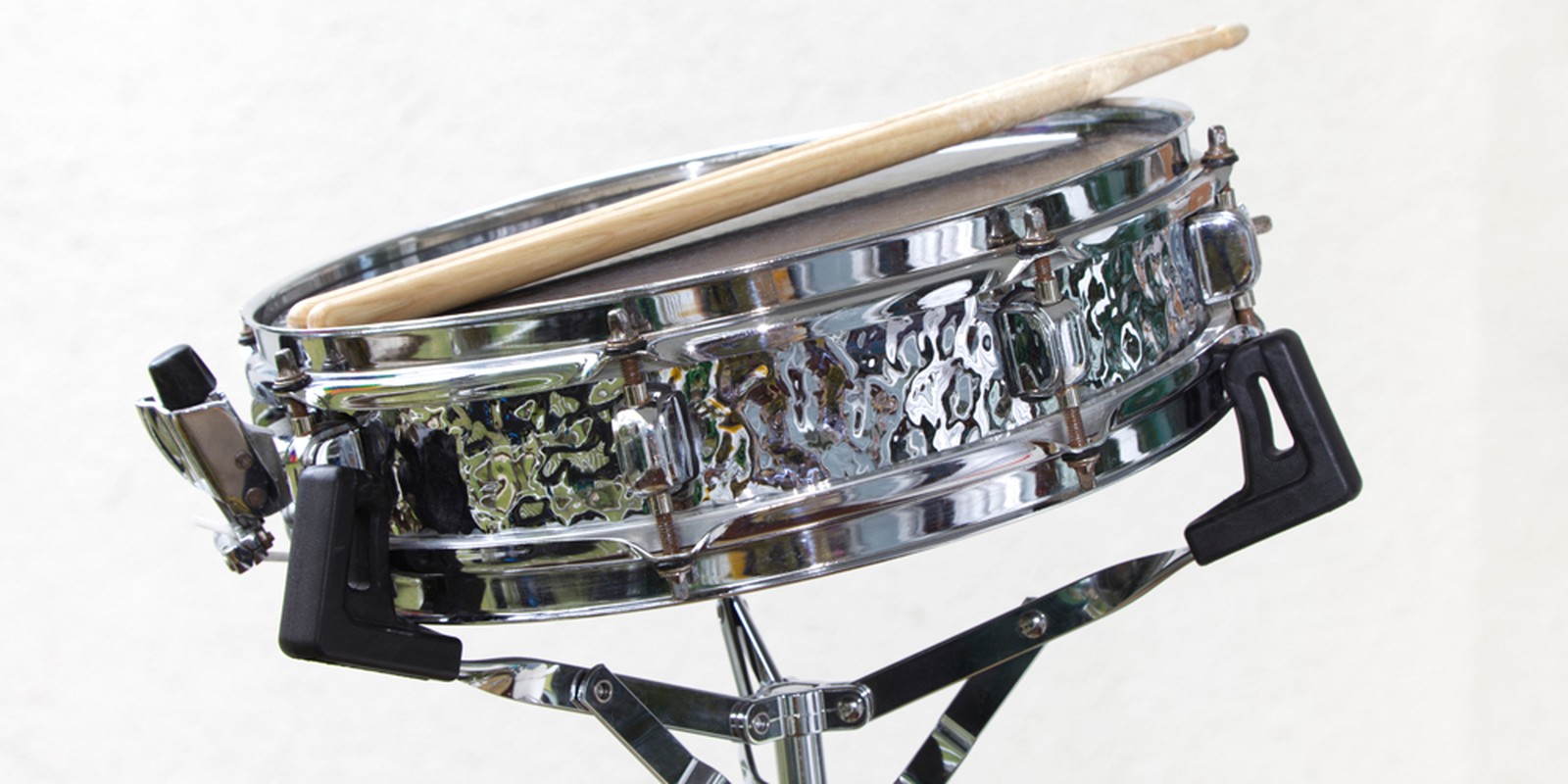13" Snaredrum mit gehämmertem Stahlkessel