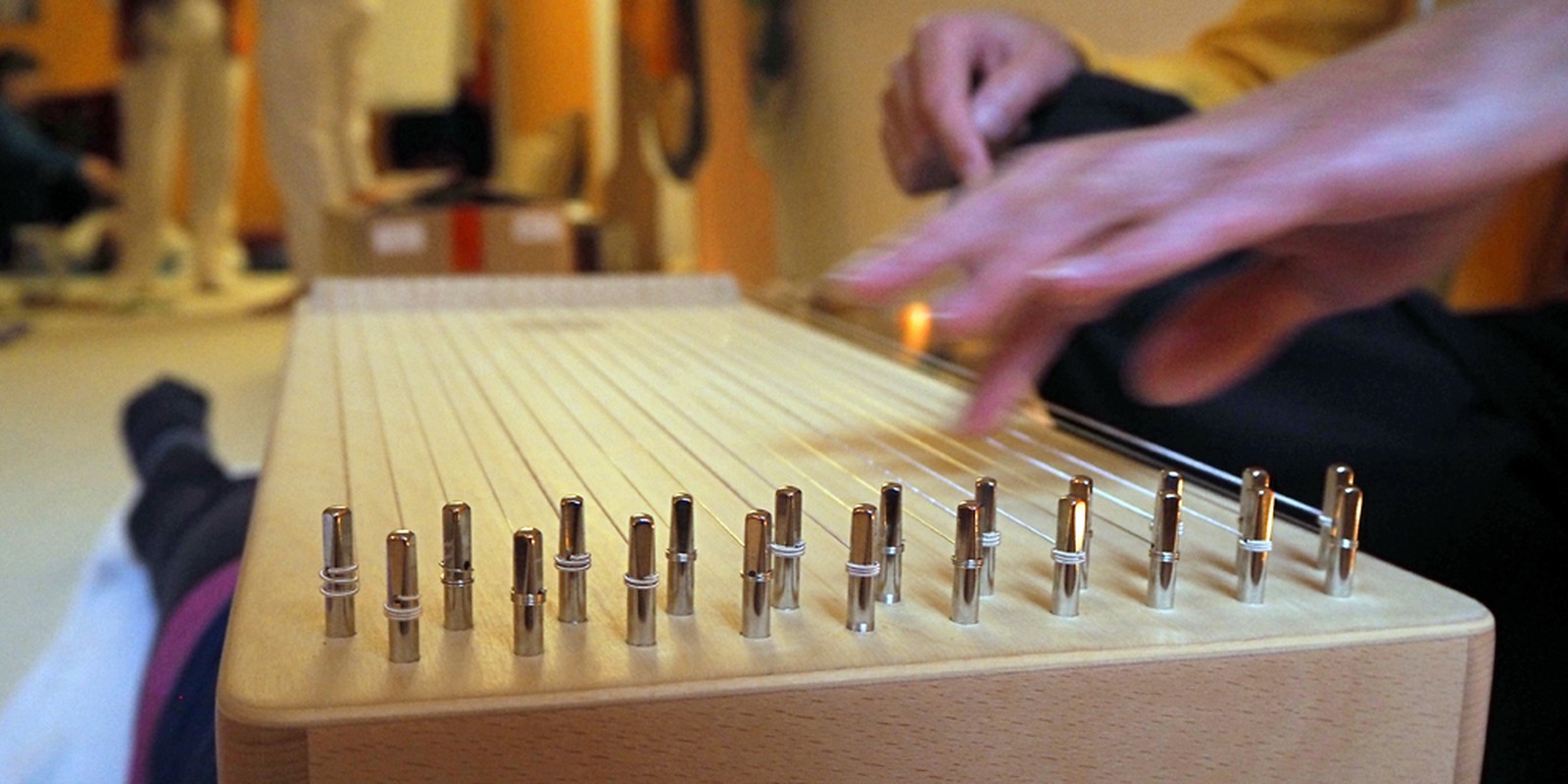 Monochord beim Einsatz in der Musiktherapie