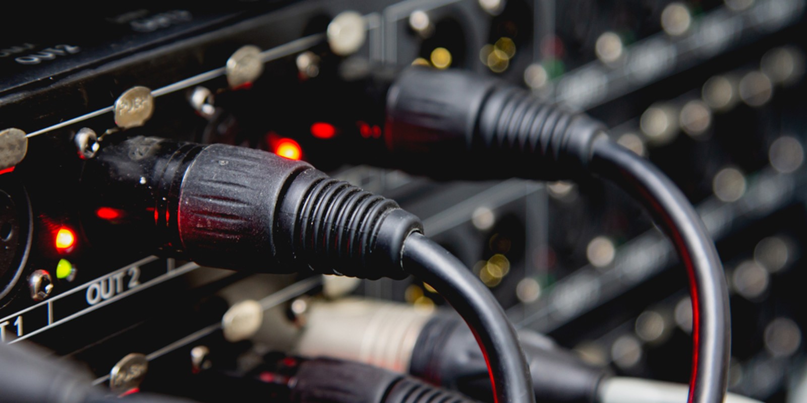XLR-Stecker im Bühneneinsatz
