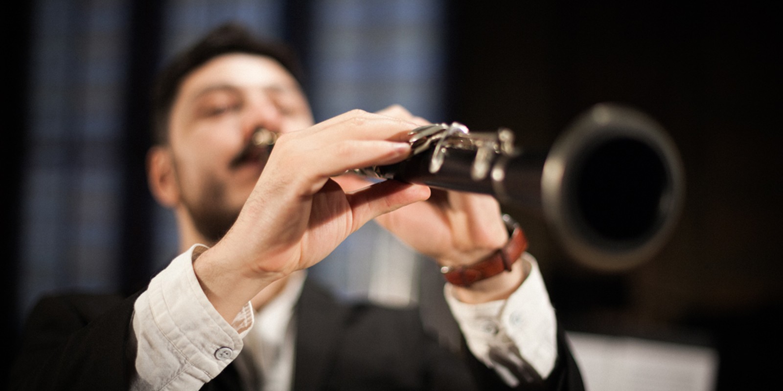 Klarinettist mit Instrument