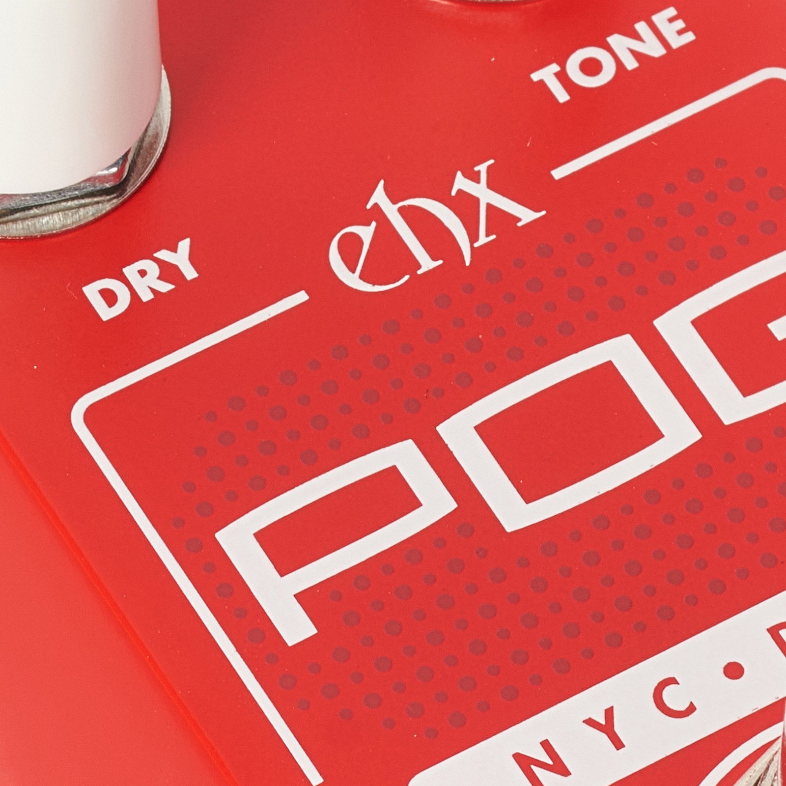 Herstellerlogo auf der Oberseite des Electro Harmonix Pico POG Octavers