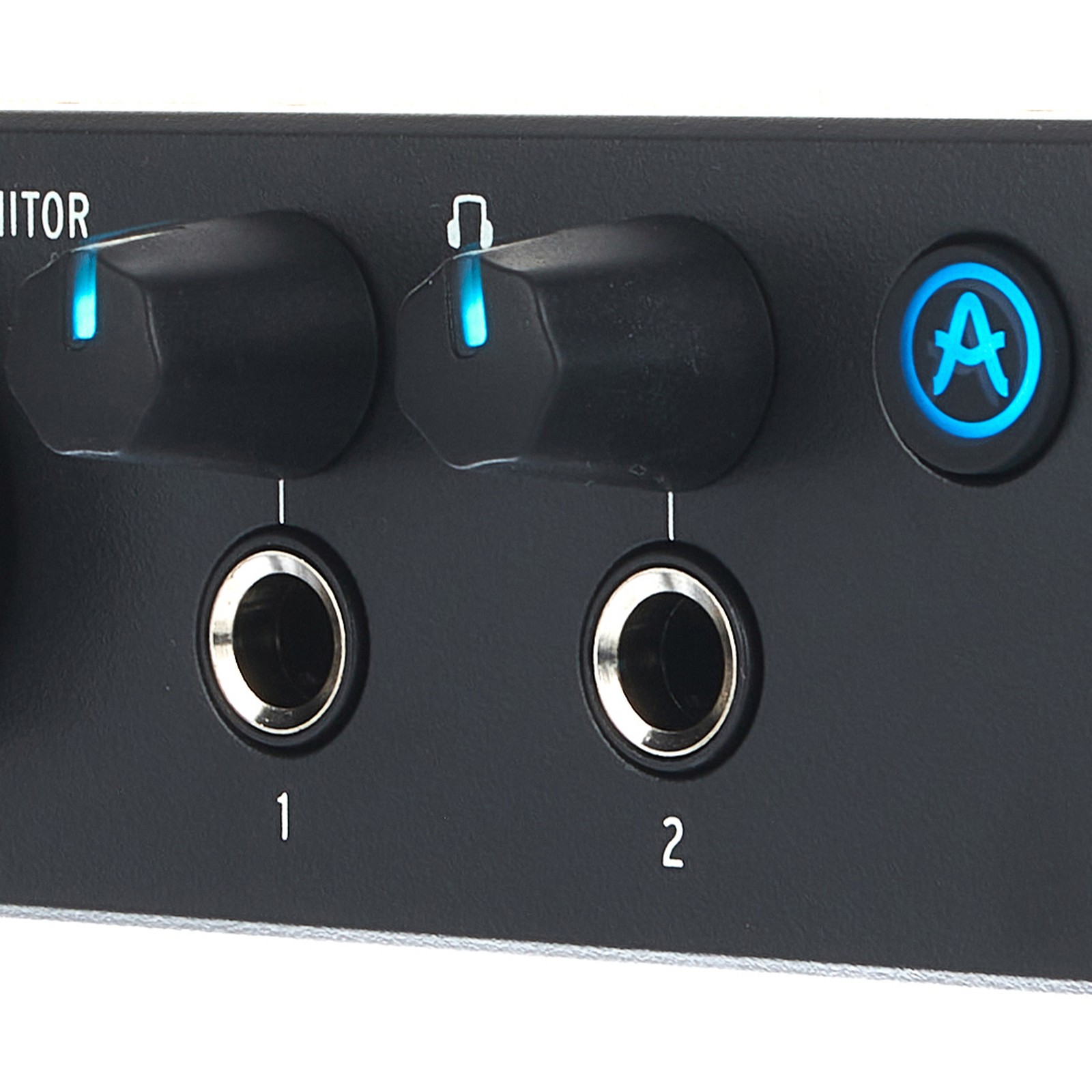 Arturia MiniFuse 4 Black headphones out