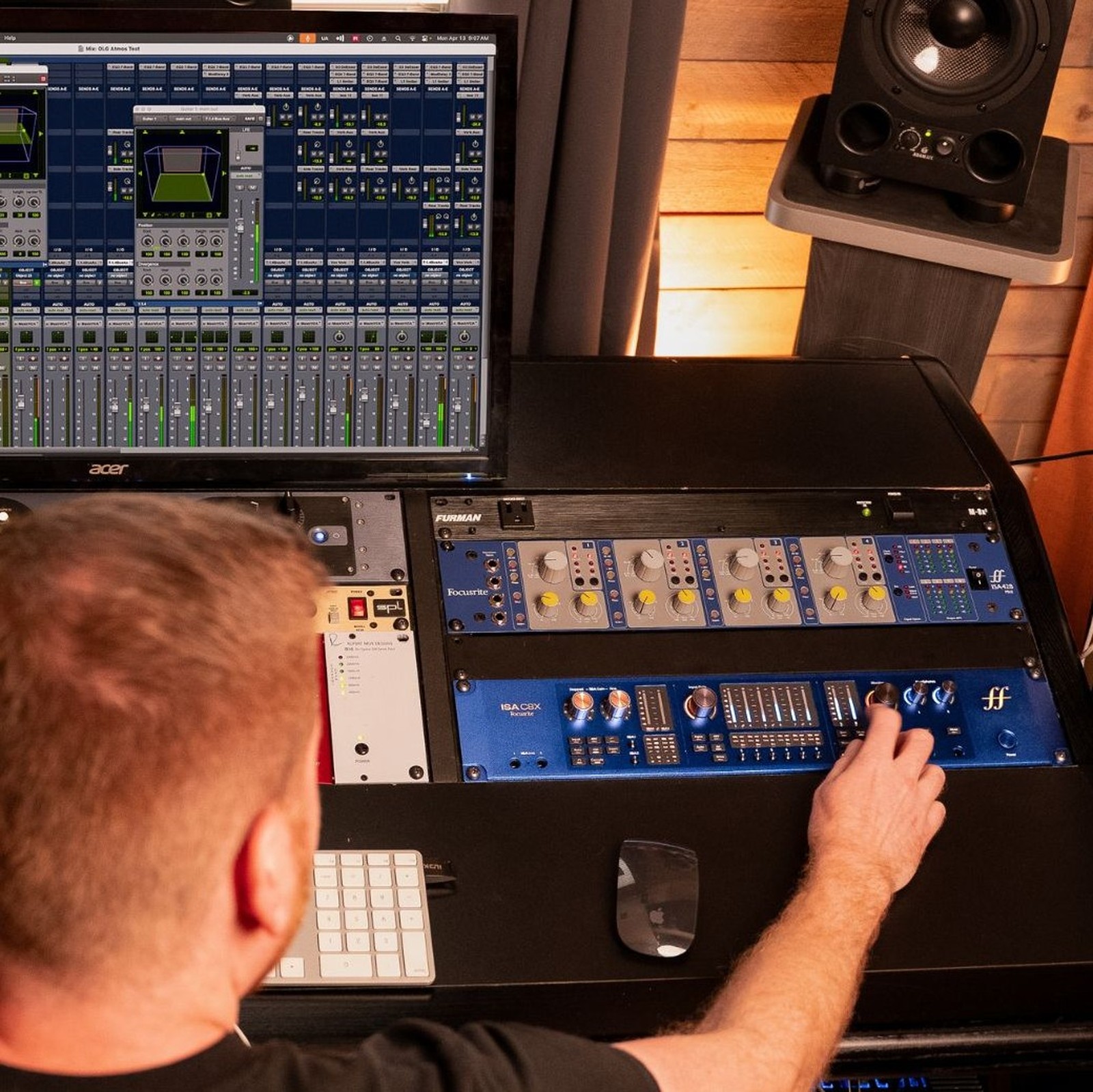 Focusrite ISA C8X wird in einem Studioumfeld eingesetzt