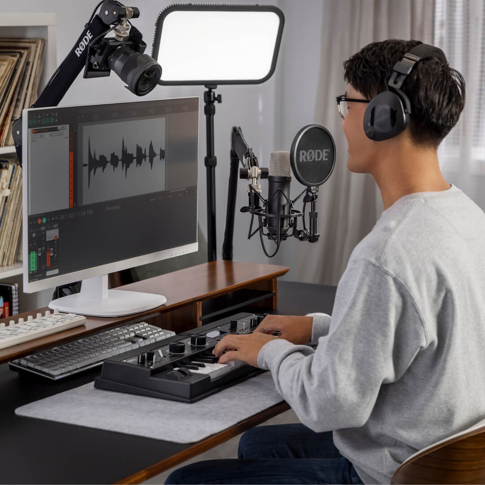 Content creator recording with the Rode NT1 5th Generation Black