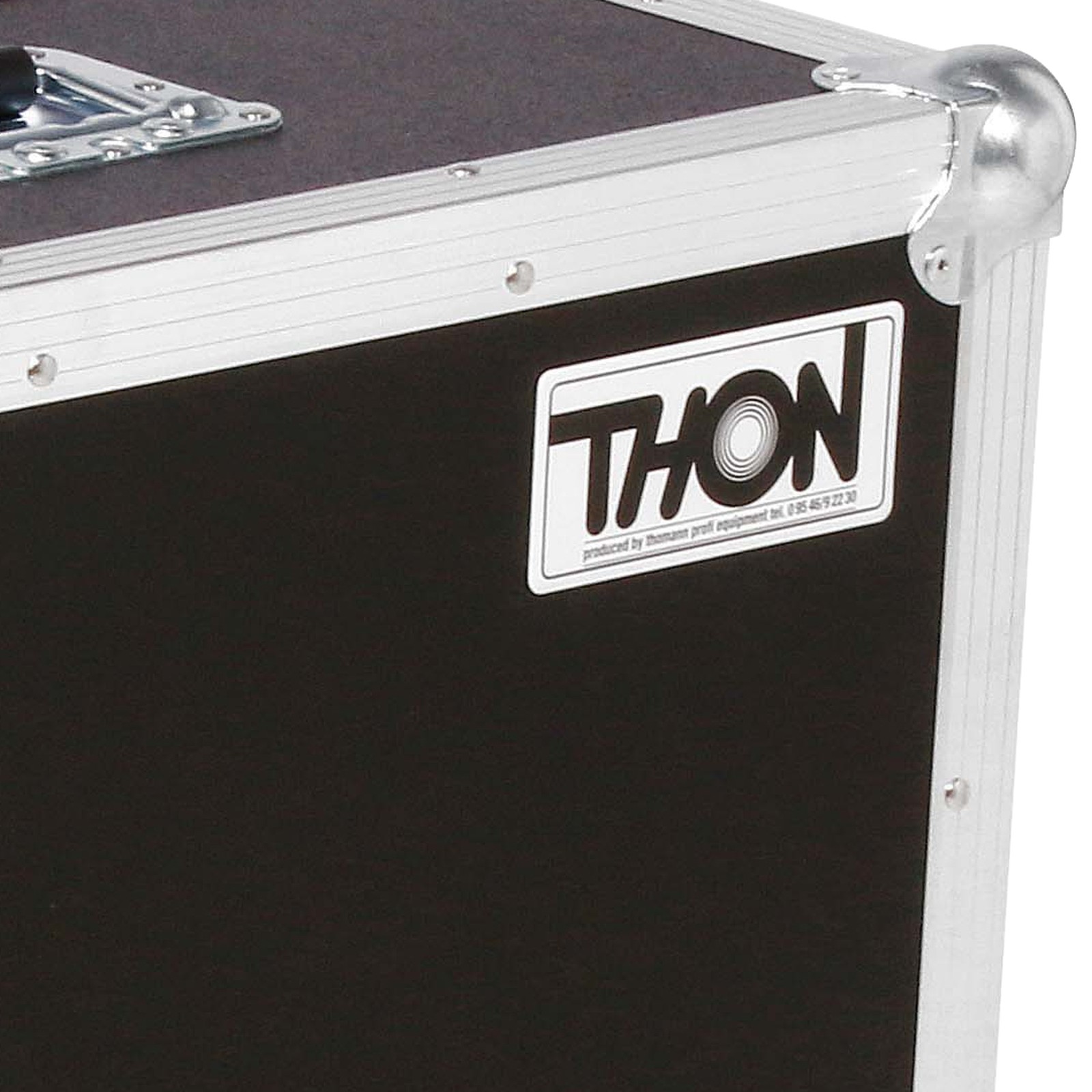Herstellerlogo auf dem Thon Mixercase Behringer Wing Comp.