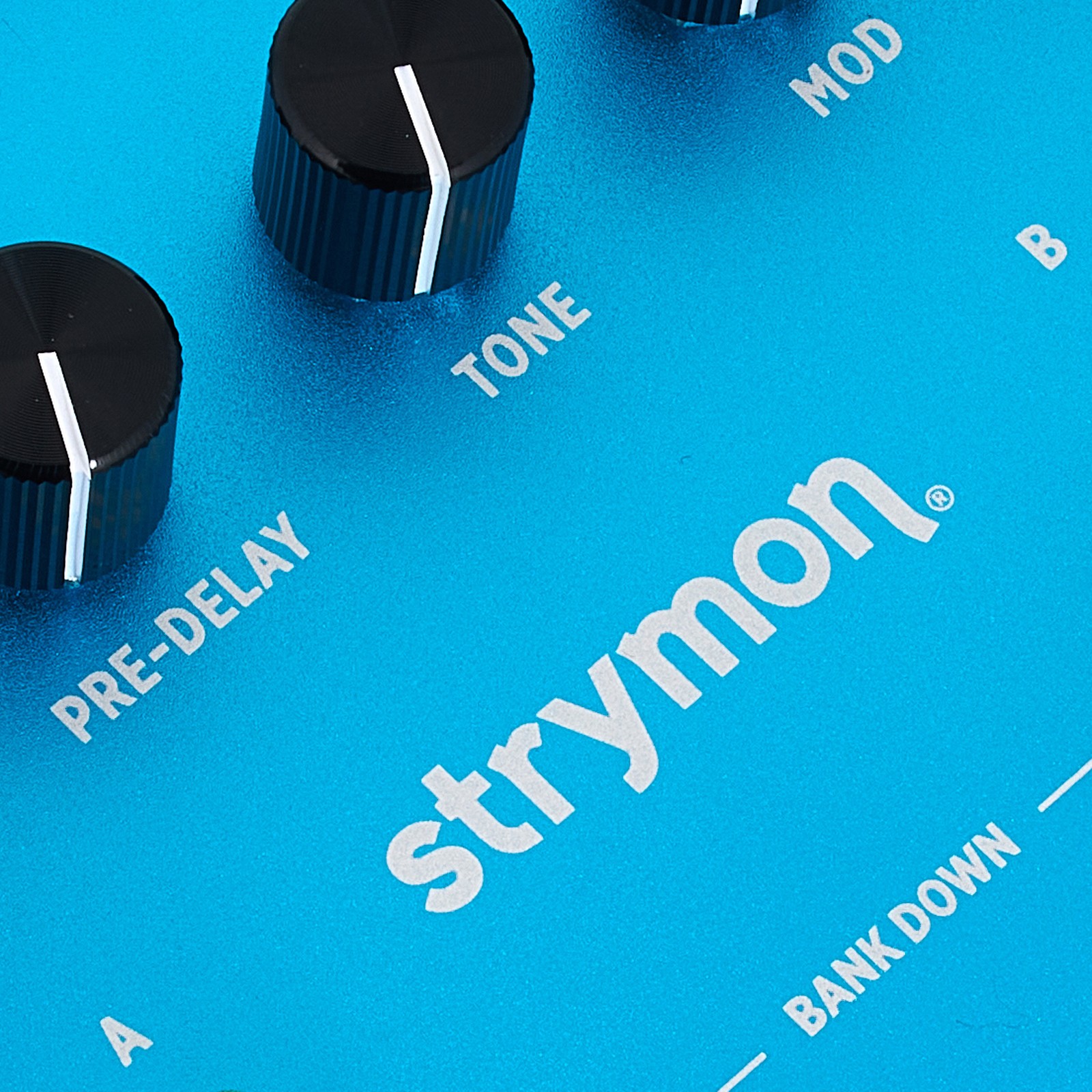 Herstellerlogo auf der Oberseite des Strymon Big Sky MX Dual Engine Reverb