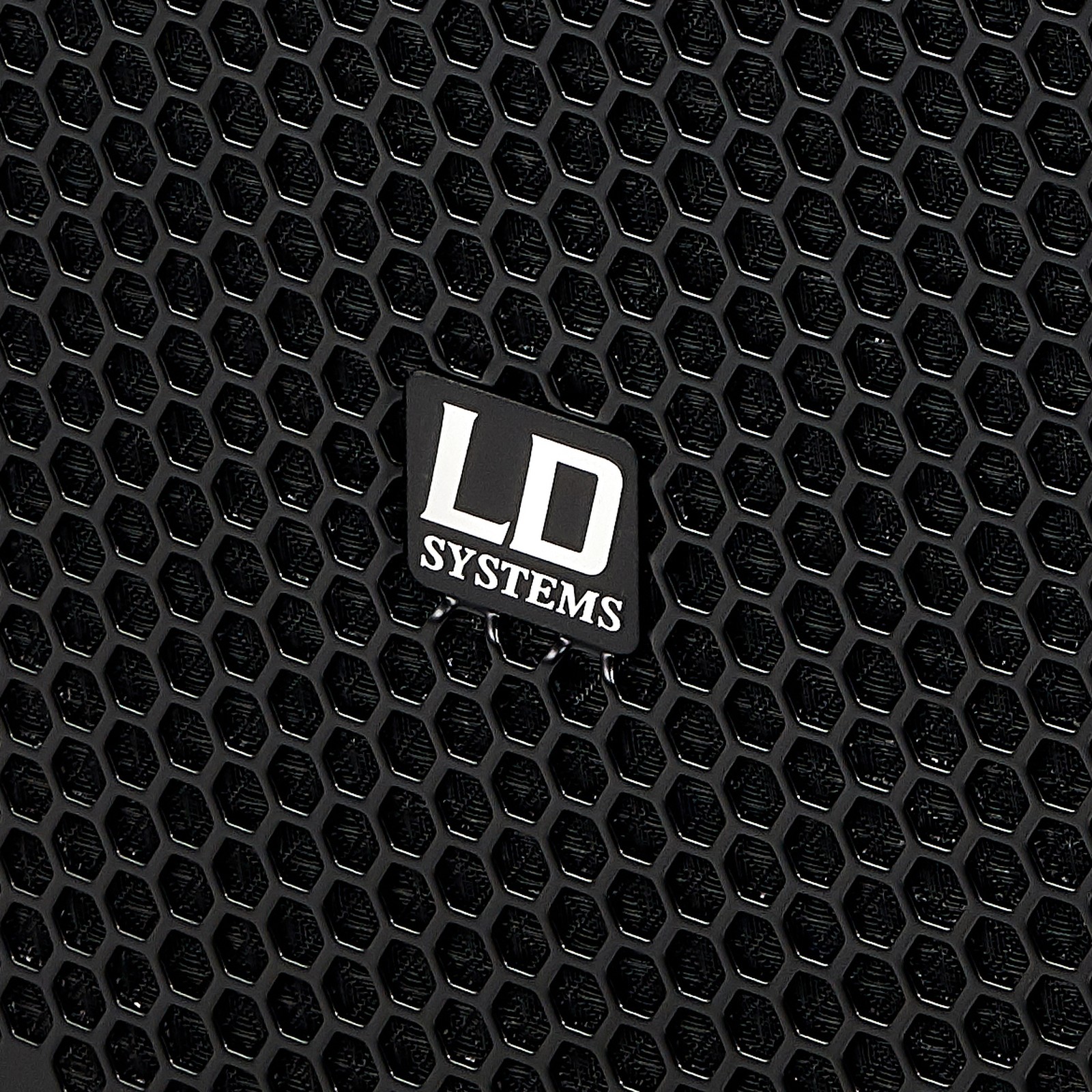 Frontgitter des LD Systems Stinger 28A G3 mit Herstellerlogo