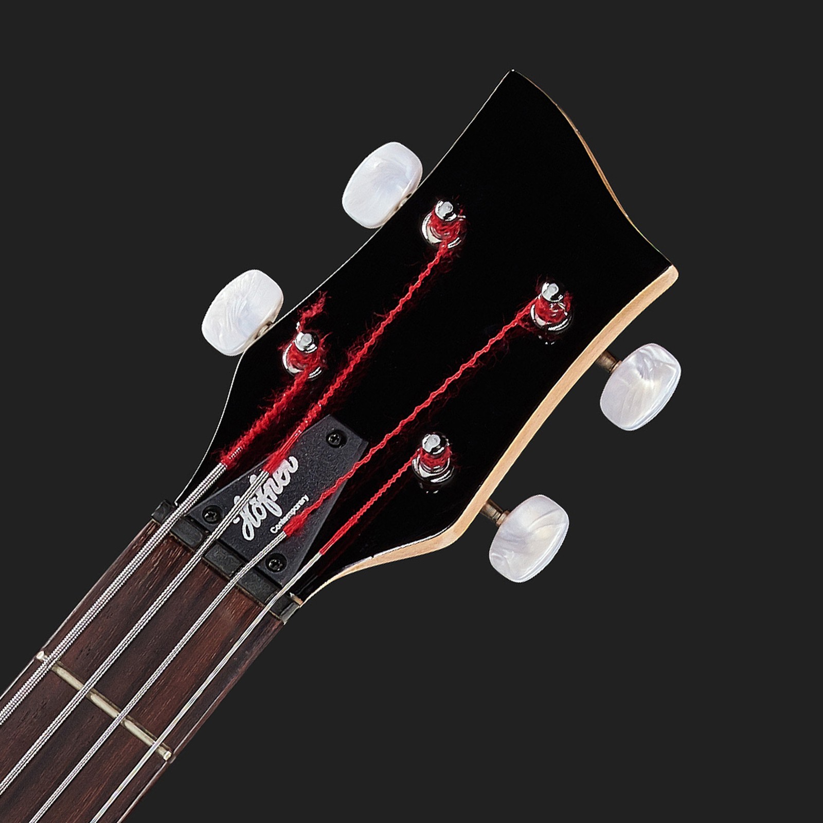 Kopfplatte des Höfner Shorty Bass White