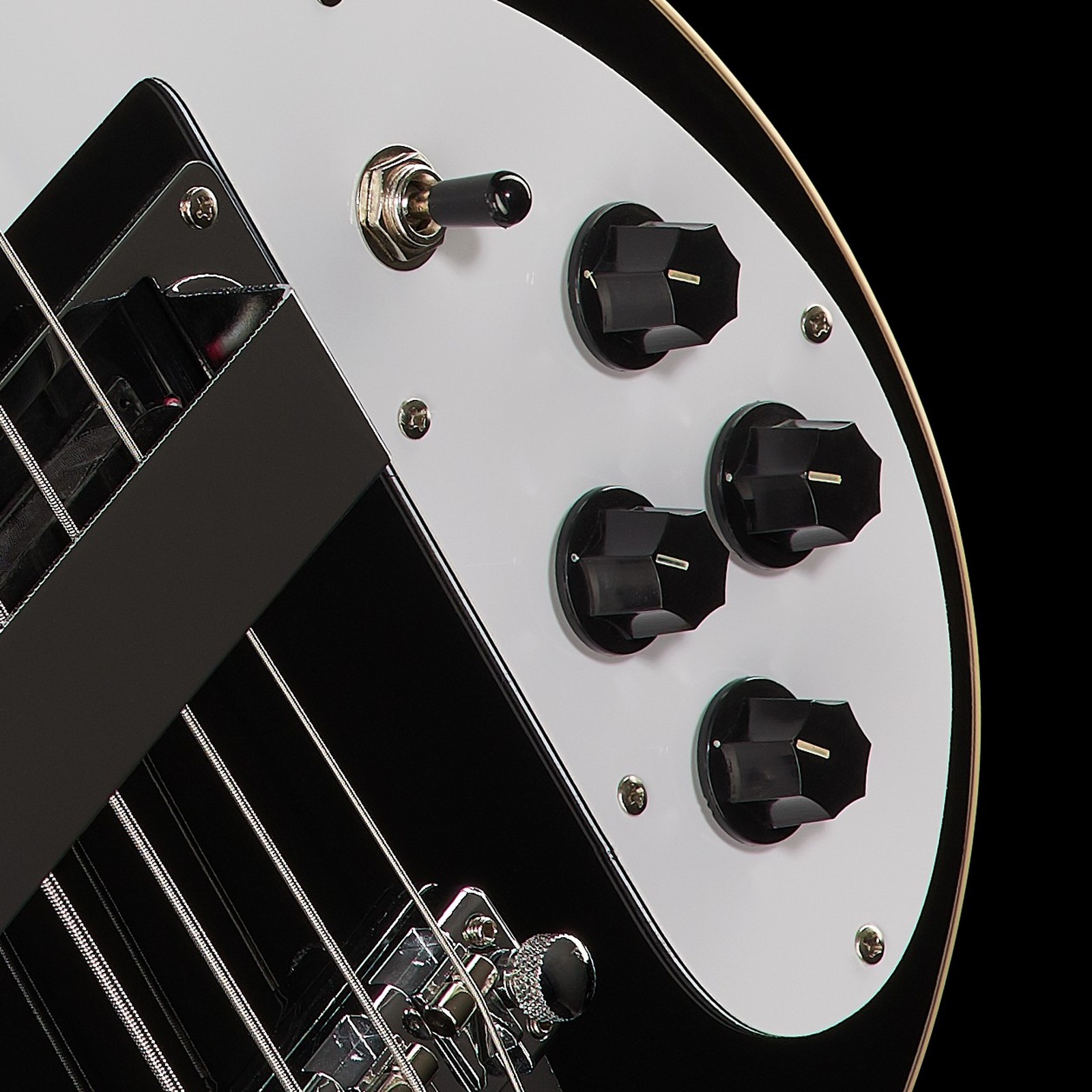 Controls on the Harley Benton RB-414BK Classic Series Electric Bass