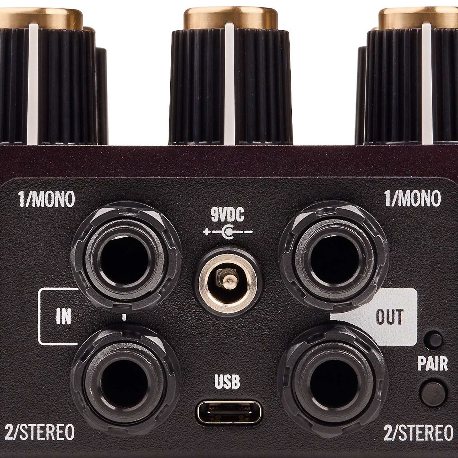 Connections on the rear panel of the Universal Audio UAFX Lion 68 Super Lead Amp pedal