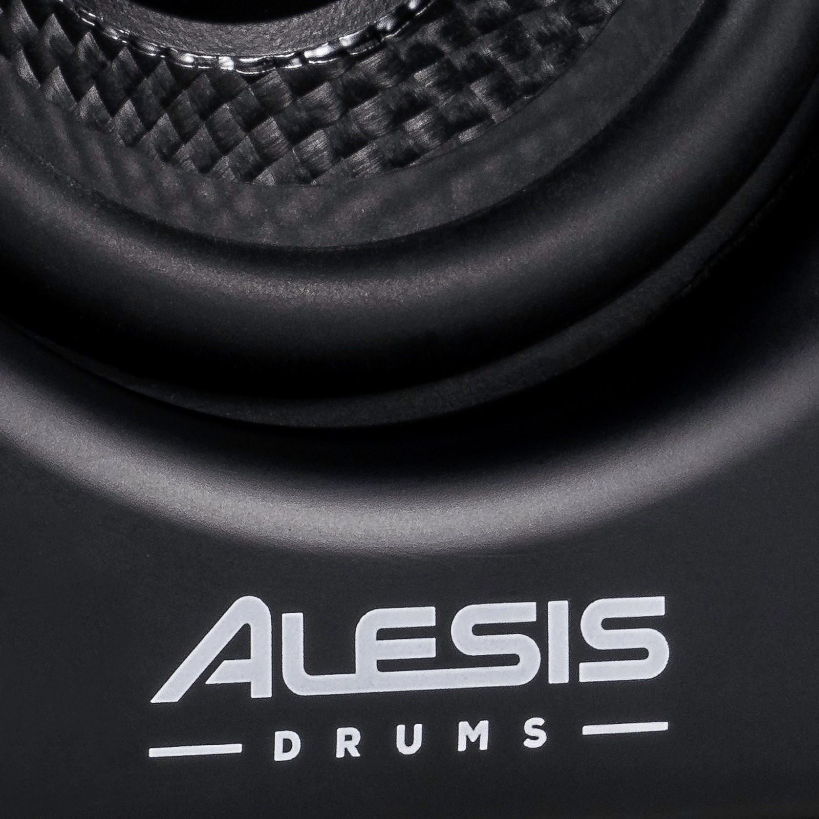 Herstellerlogo auf der Frontseite des Alesis Nitro Amp