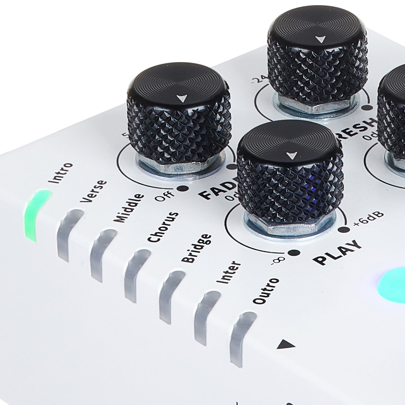 LEDs for dividing loops into song sections on the side of the Mooer Stereo Looper X2