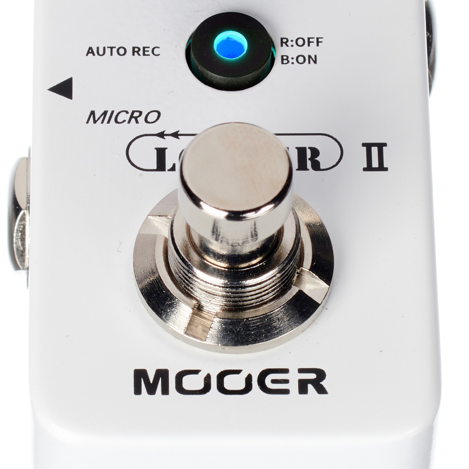 Footswitch of the Mooer Micro Looper II effects pedal