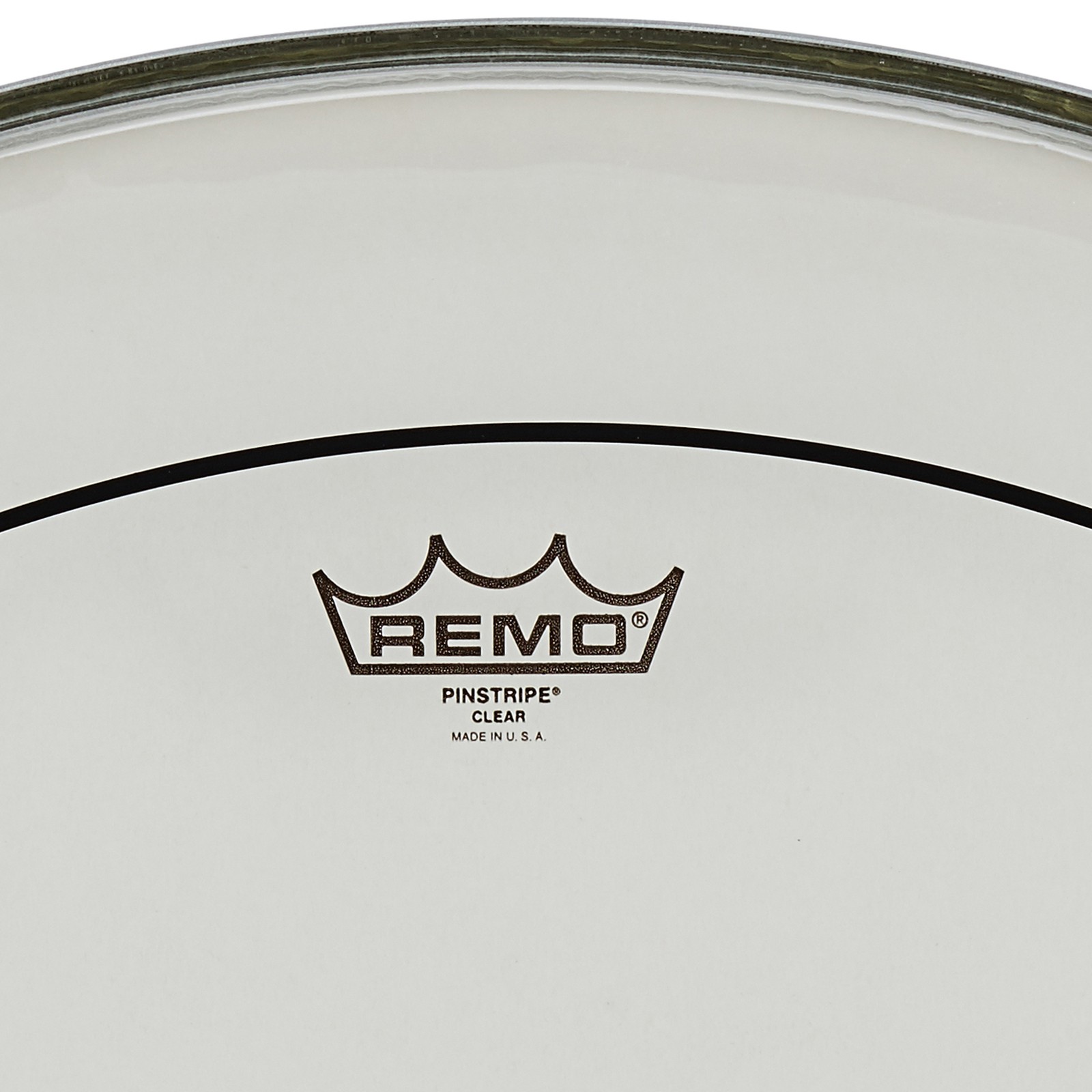 Herstellerlogo auf dem Remo 28" Pinstripe Bass Drum Fell transparent