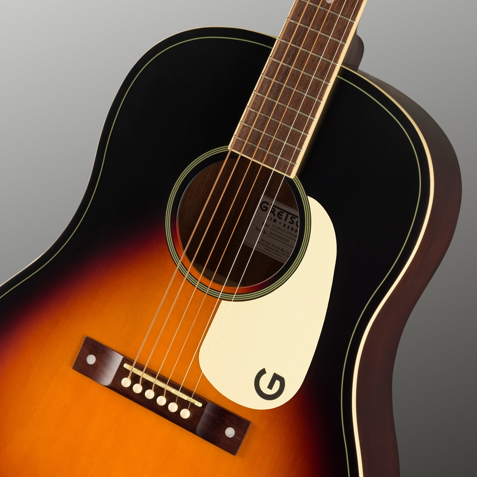 Linden Decke der Gretsch JD Dread WPG RXB mit weißem Schlagbrett