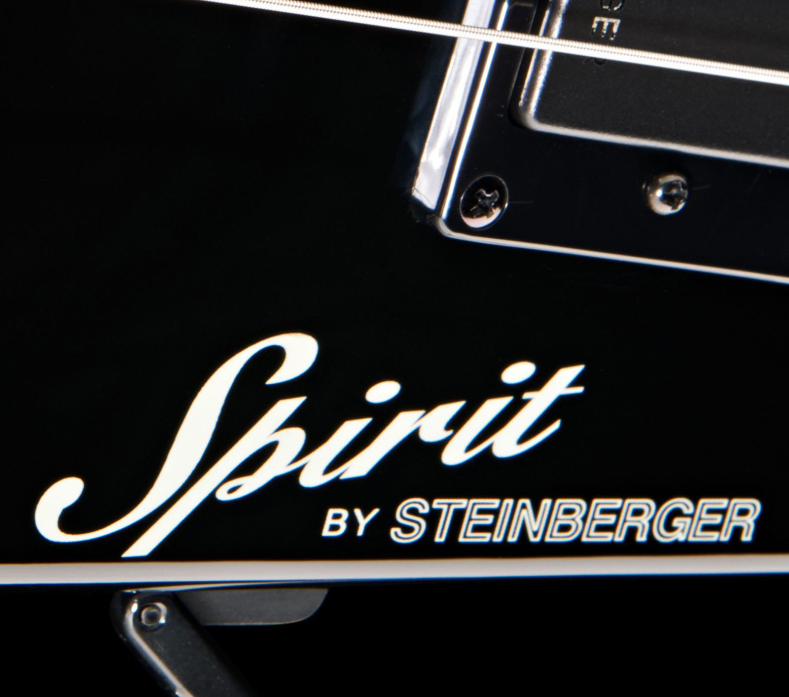 Steinberger Logo am Spirit XT-2DB Standard Bass BK