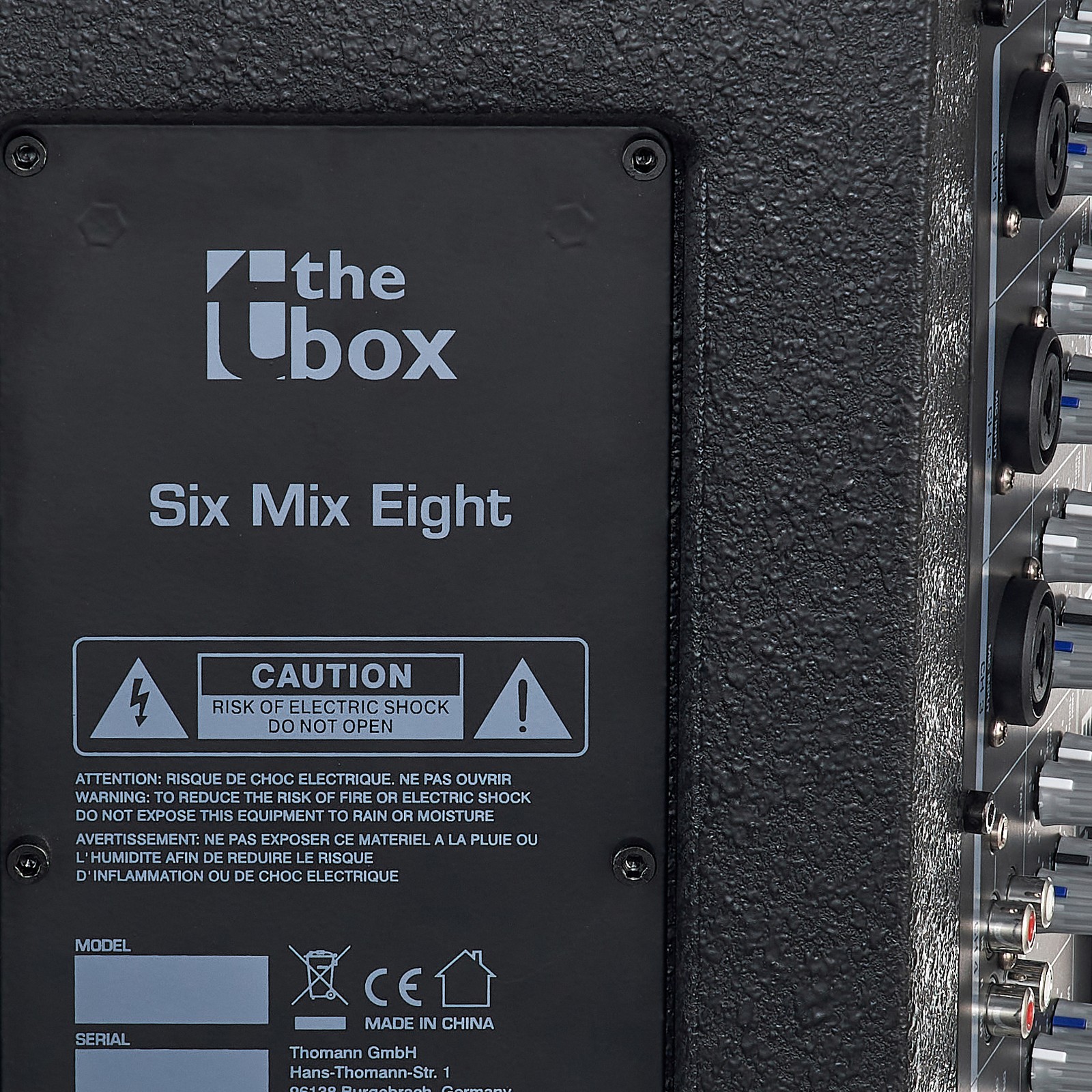 Logo auf dem the box Six Mix Eight