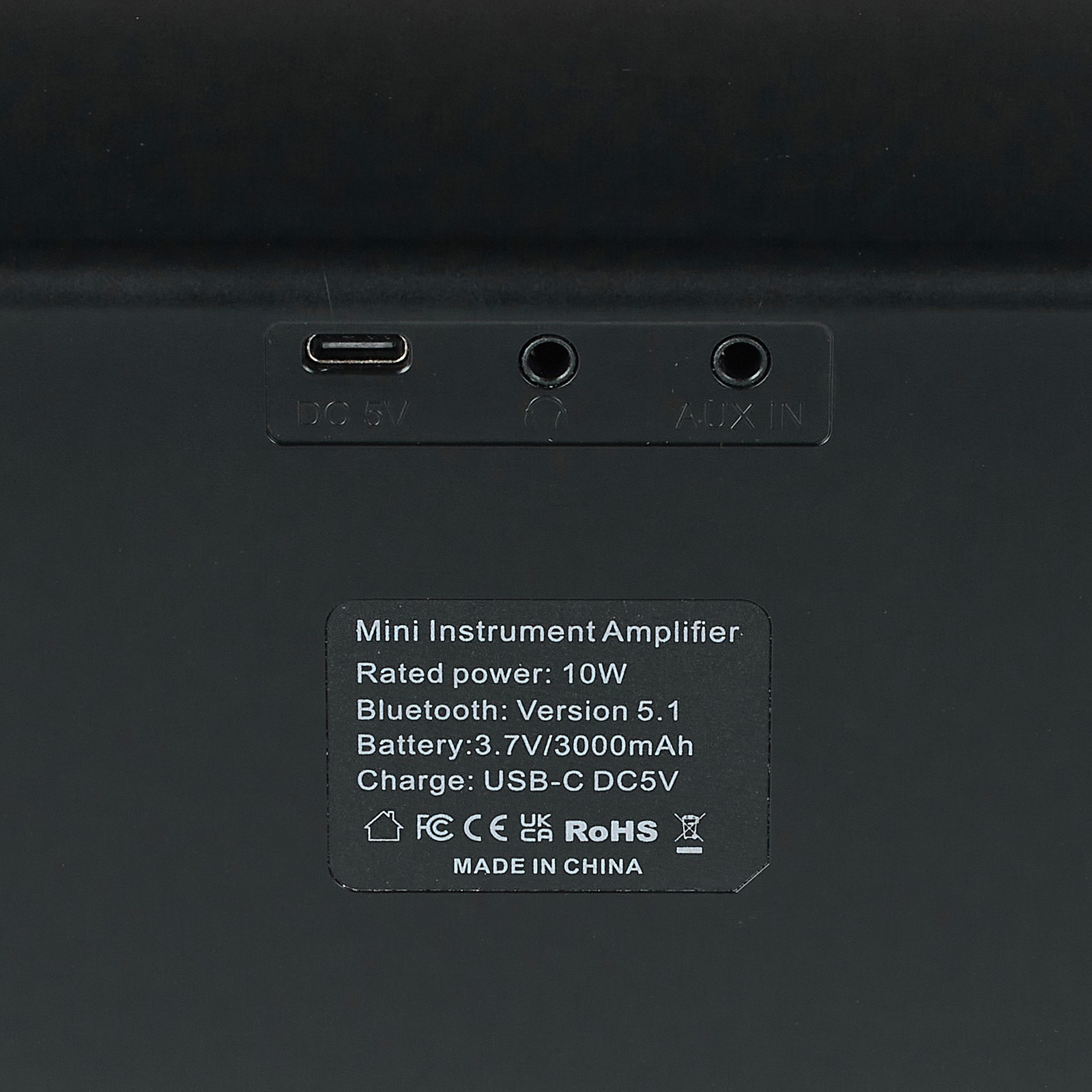 Back of the Yuer BA-10E Portable Amp BT complete with connections