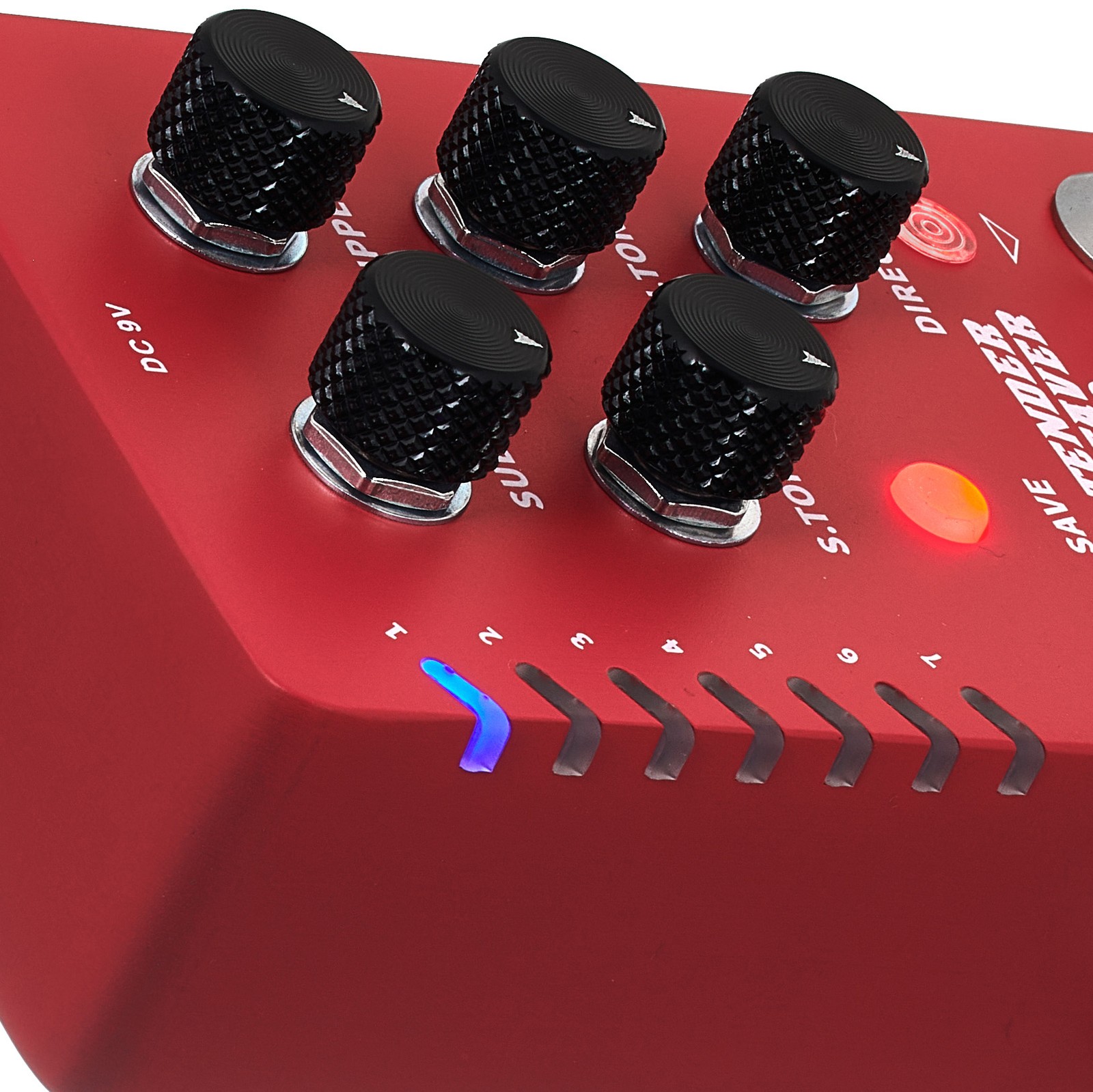 LED lights and control knobs of the Mooer Tender Octaver X2