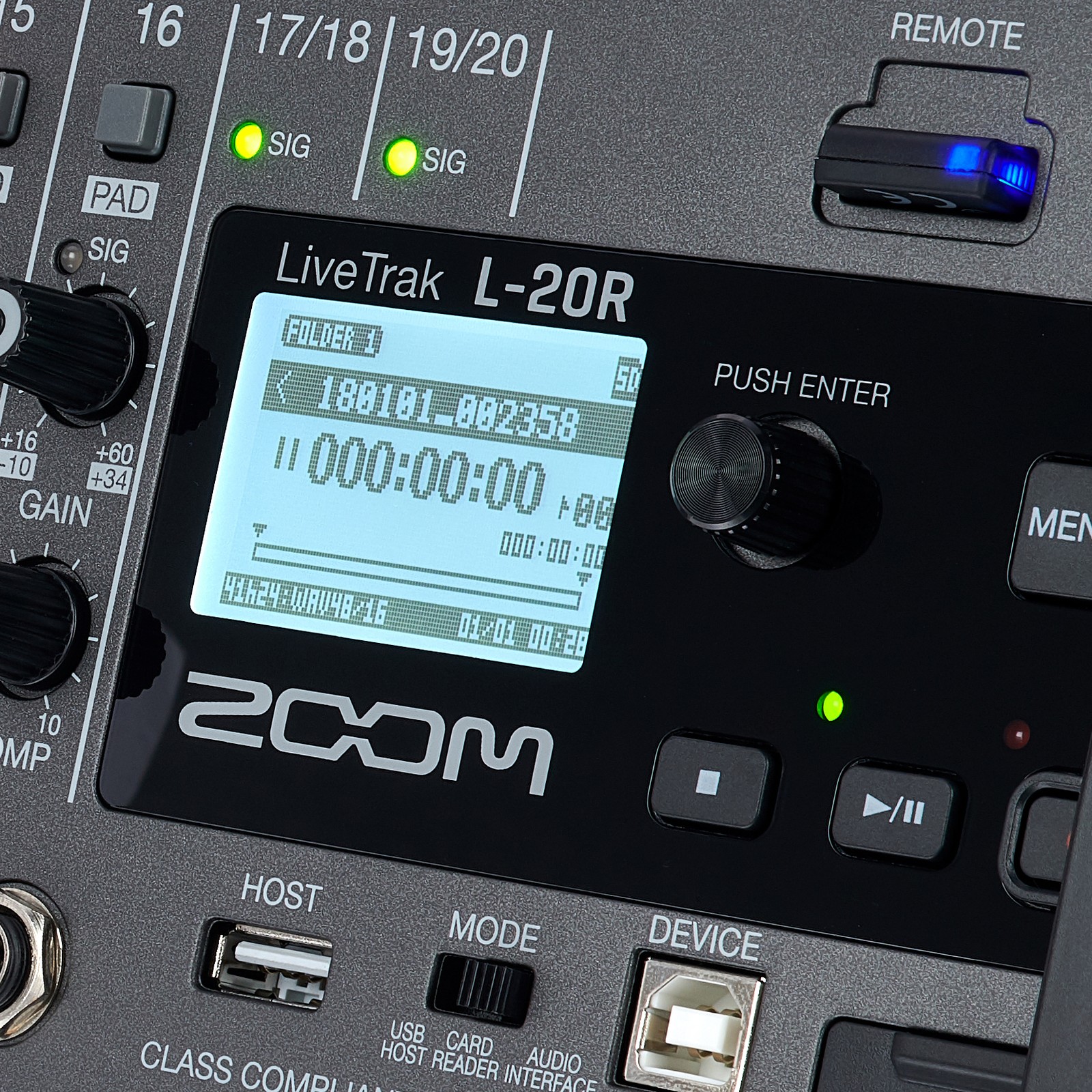 Screen on the Zoom LiveTrak L-20R