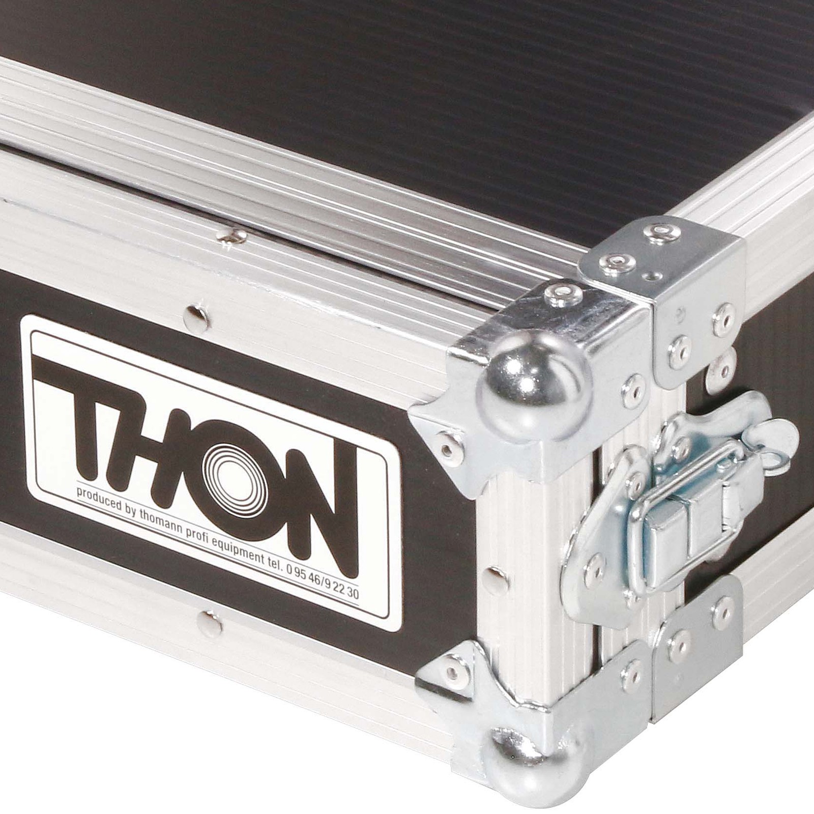 Ecke und Verschluss des Thon Rack 2HE Eco II Compact 23 Flightcase