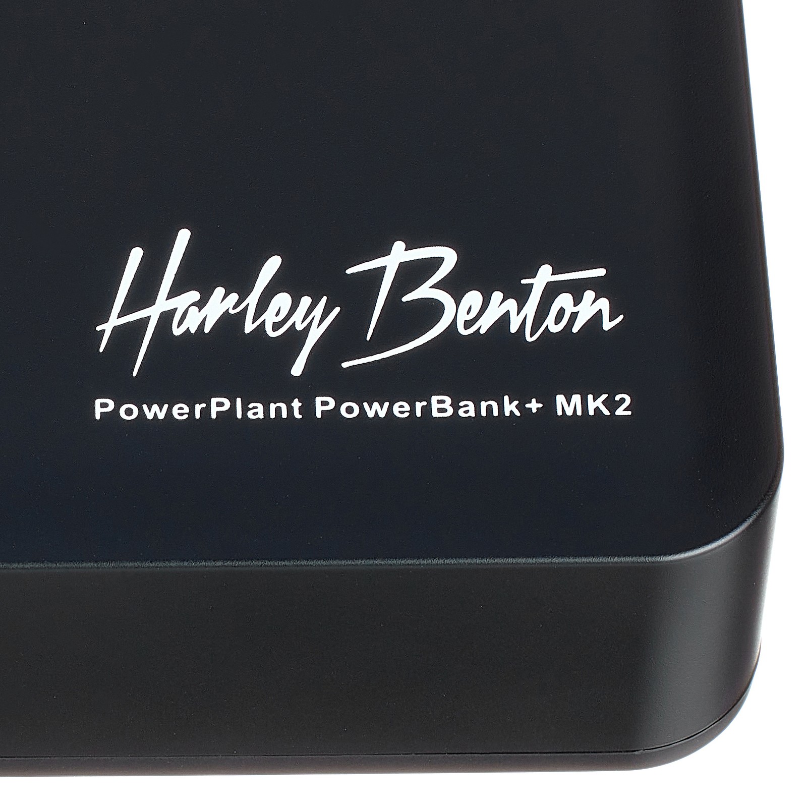 Detailed view of the Harley Benton PowerPlant PowerBank+ mk2 with Harley Benton logo