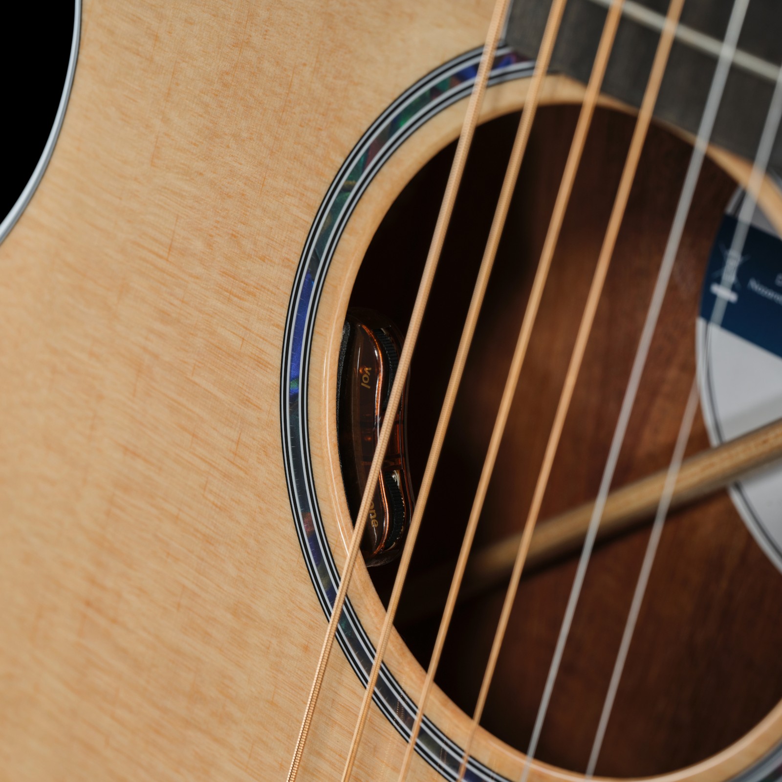 Martin Guitar SC-13E Modern Nat, Schalloch