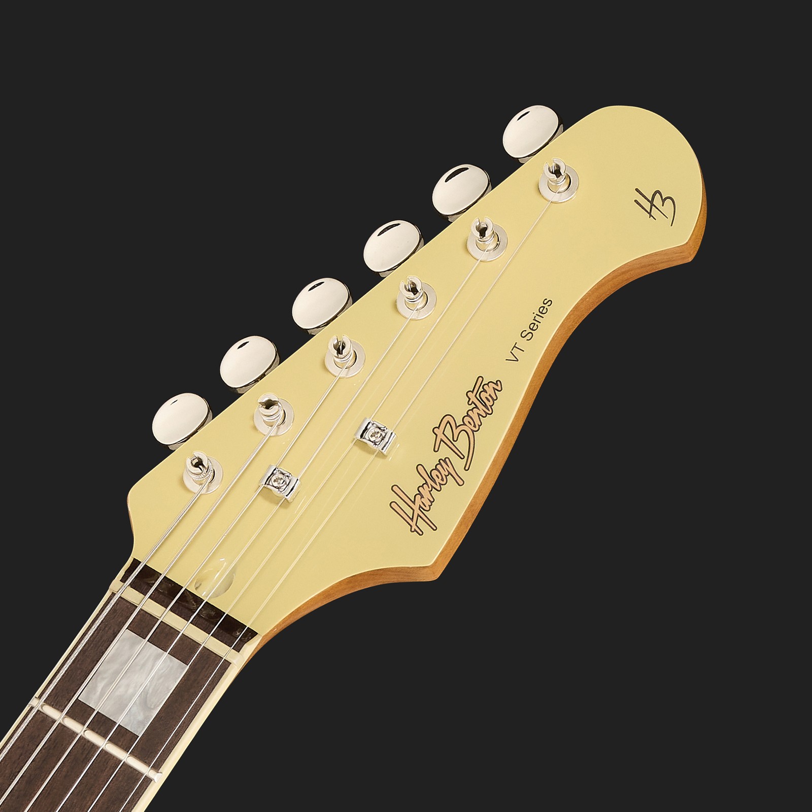 Weiße Harley Benton E-Gitarre Kopfplatte
