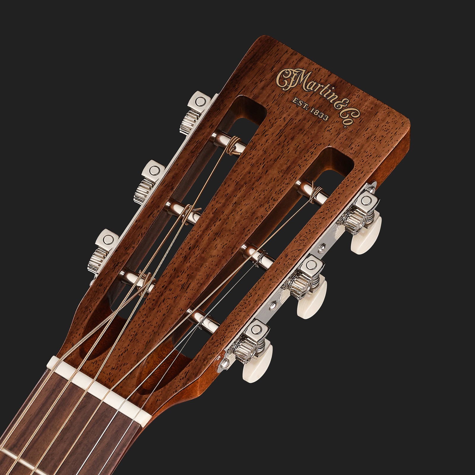 Kopfplatte der Martin Guitar 000-15SM Westerngitarre