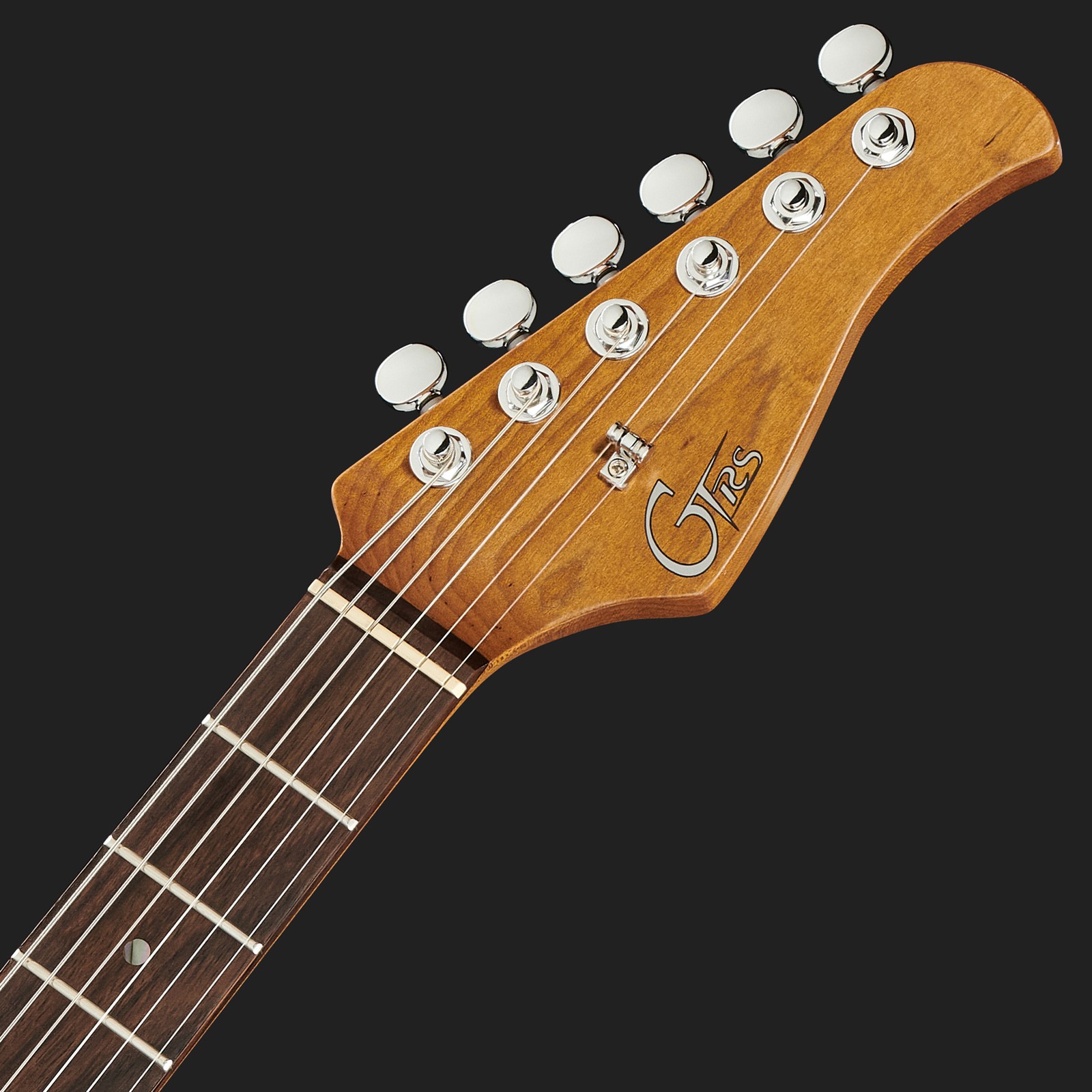 GTRS Logo auf der Kopfplatte der Mooer GTRS Guitars Professional 800 MG