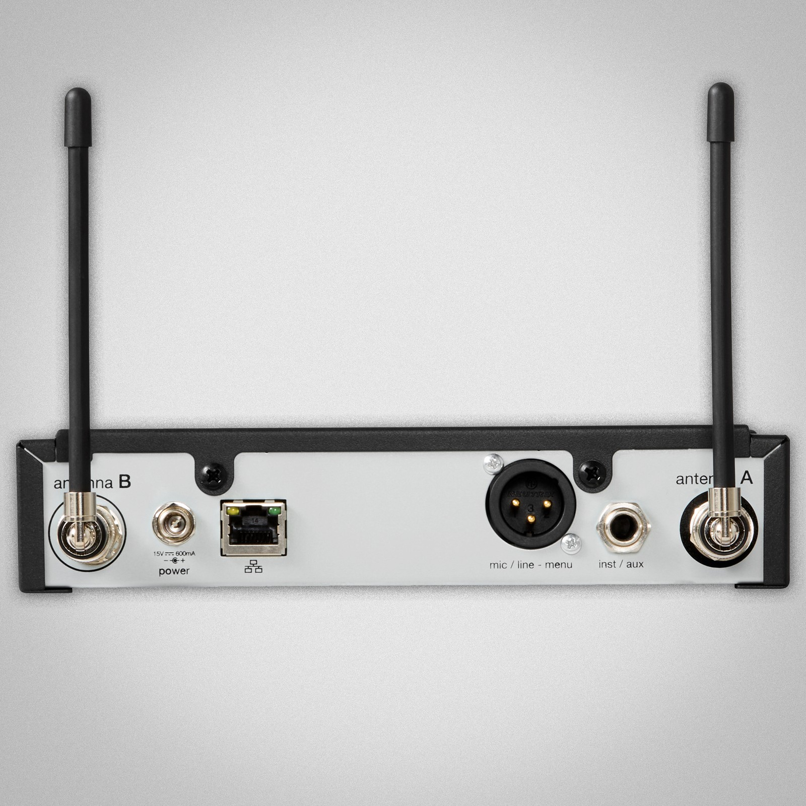 Shure SLXD24+E/Beta58 K55, Rückseite