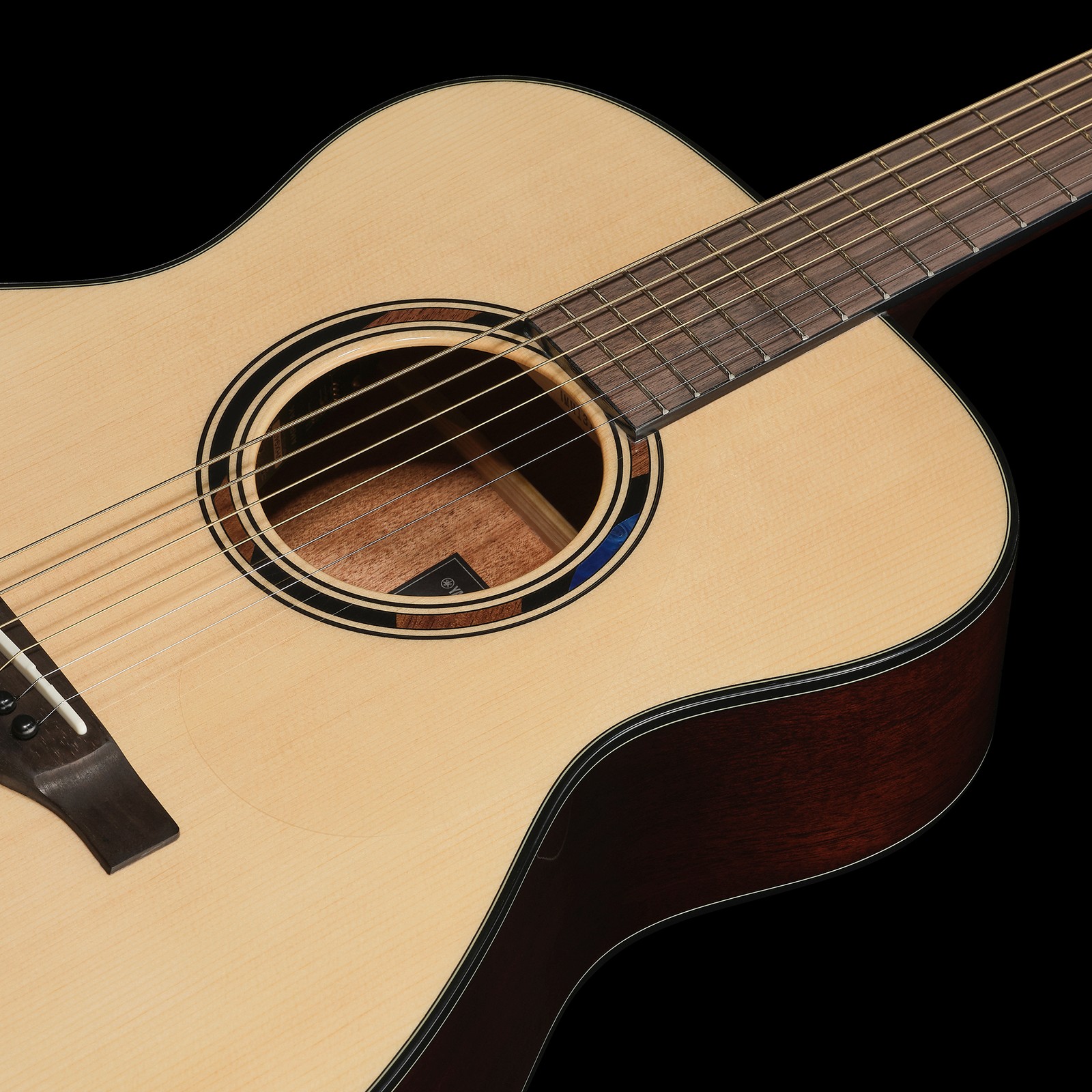 Decke der Yamaha TAS1 E Natural