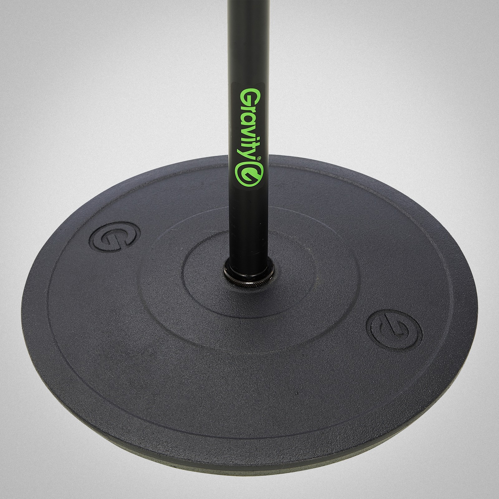 Logo auf dem Fuß des Gravity MS 231 HB Microphone Stand