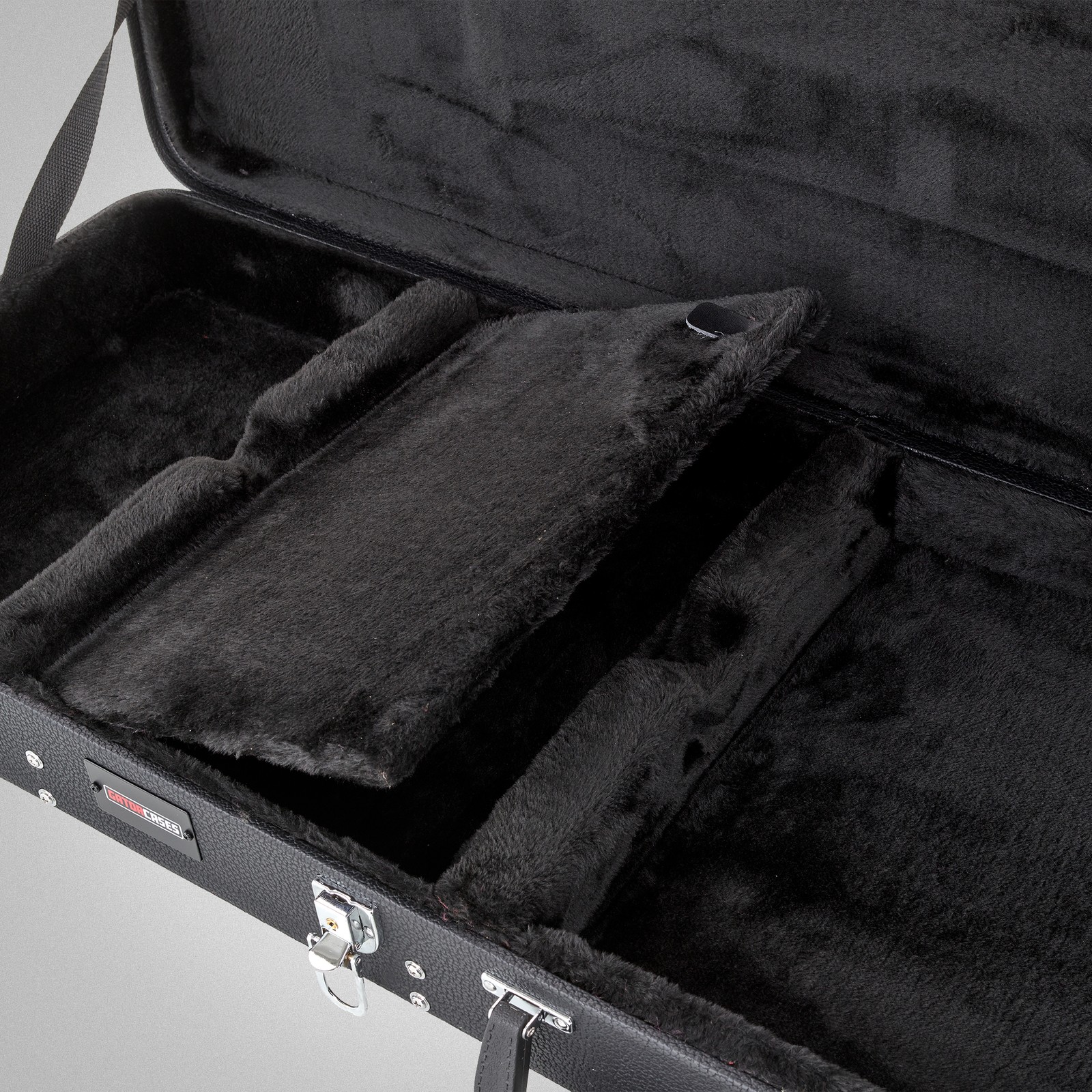 Gator Ibanez TOD/FRH Case, Detail des offenen Cases