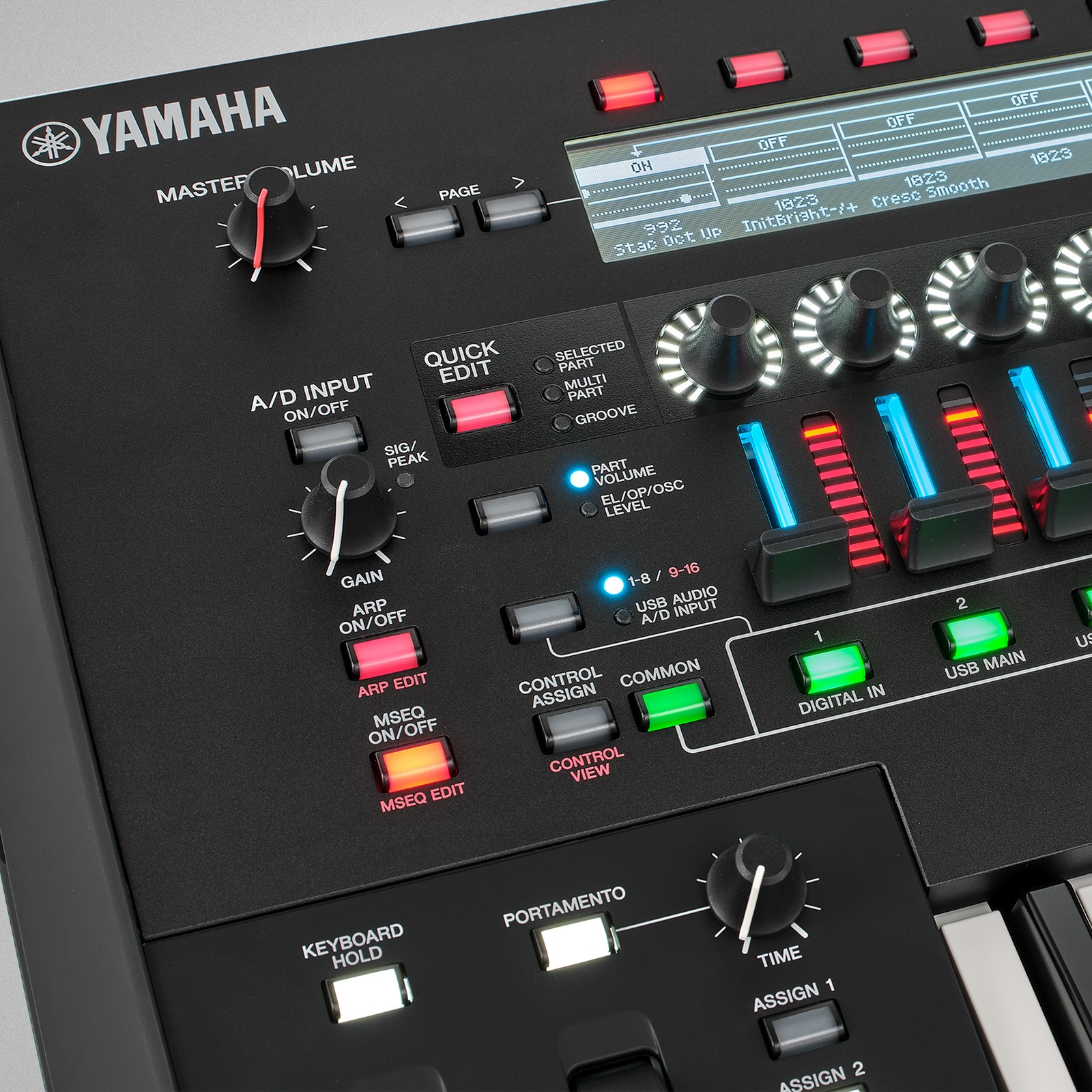 Yamaha Montage M6, Logo auf dem Synthesizer-Workstation mit 61 Tasten (FSX) 