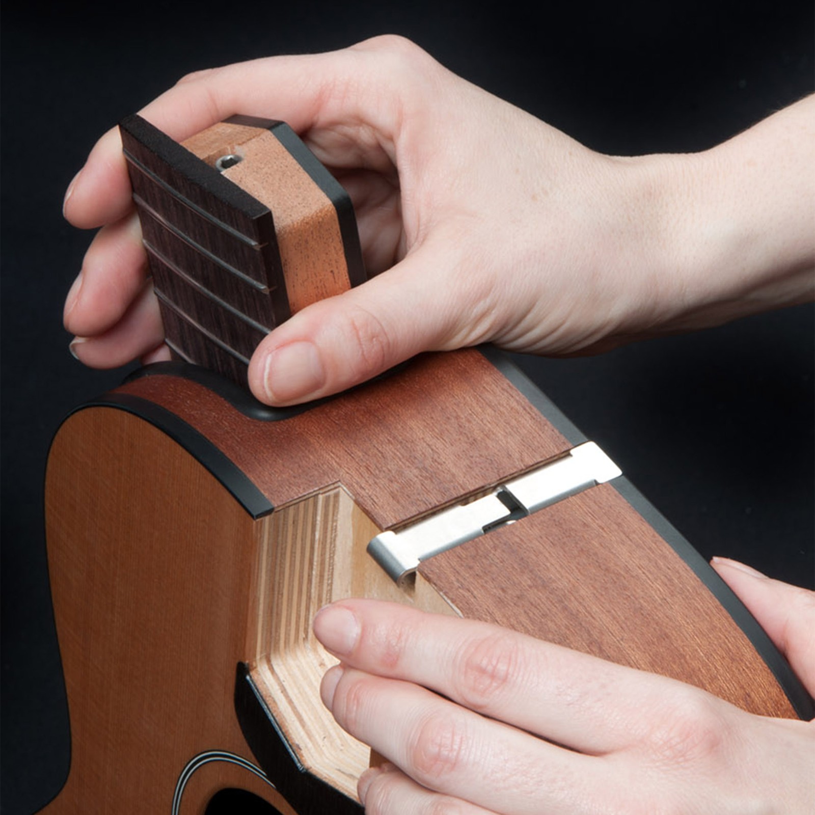 Reisegitarre/Klappgitarre, Detail