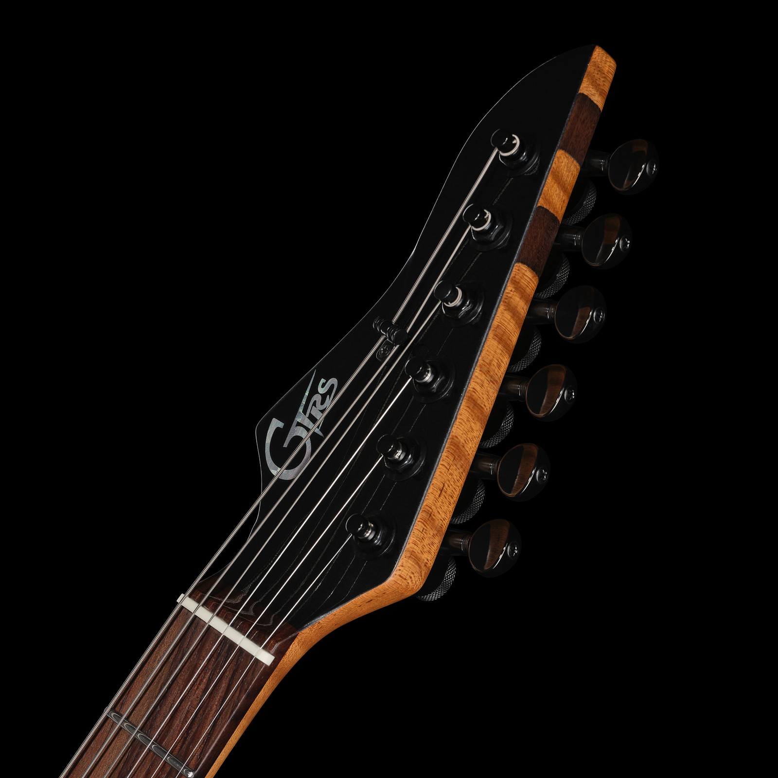 Kopfplatte der Mooer GTRS Guitars Modern 810 BB