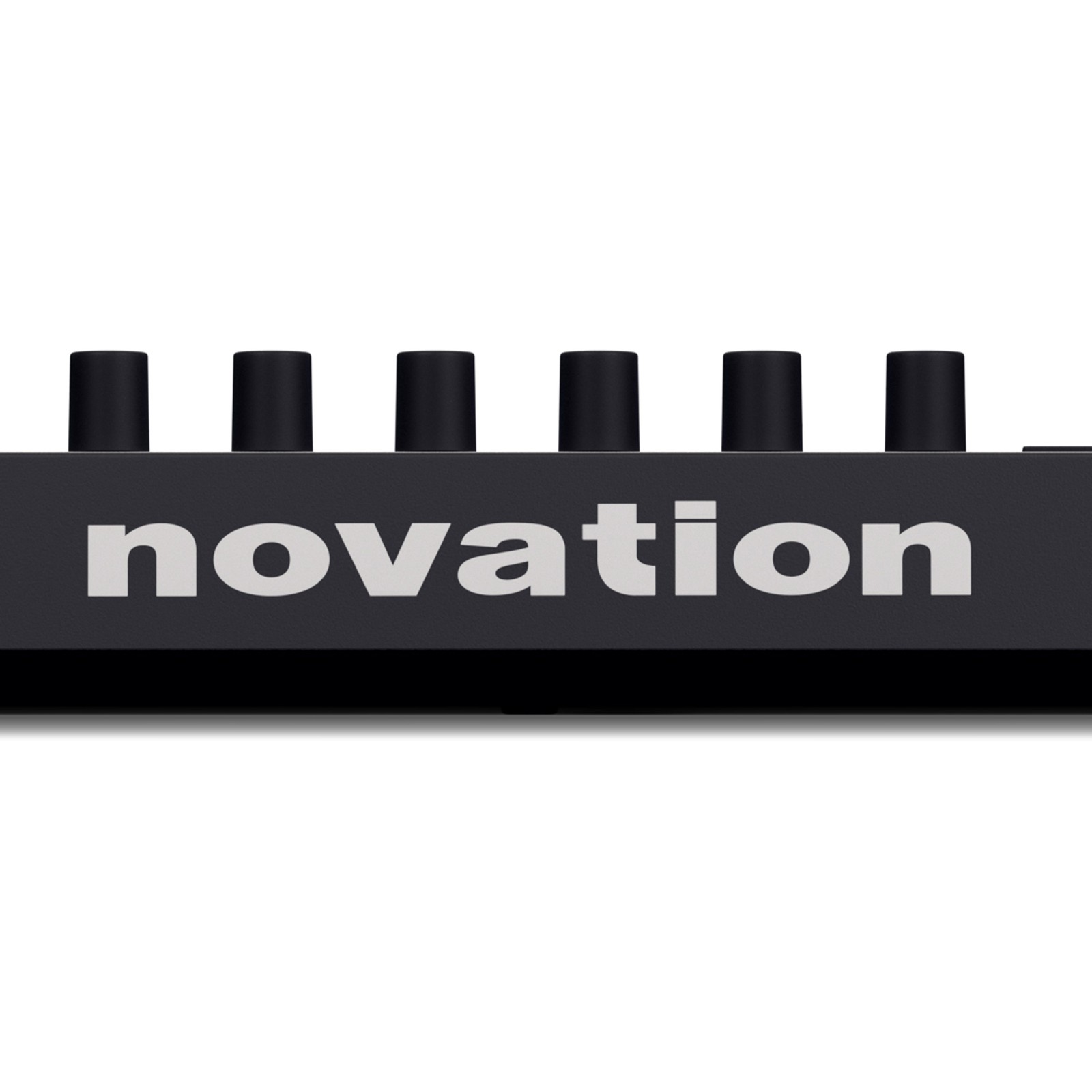 Novation Launchkey Mini 37 MK4, Logo on the backside