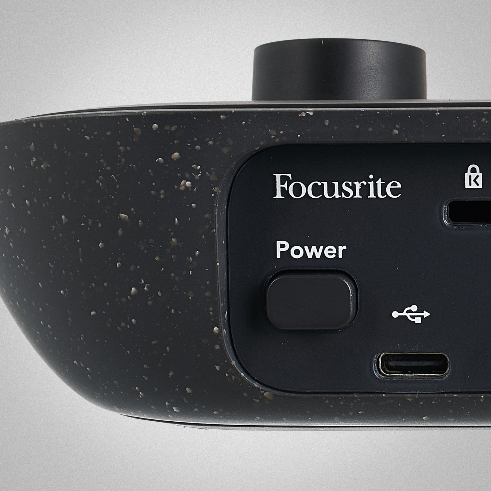 Logo auf dem Focusrite Vocaster Two Podcast Bundle 1