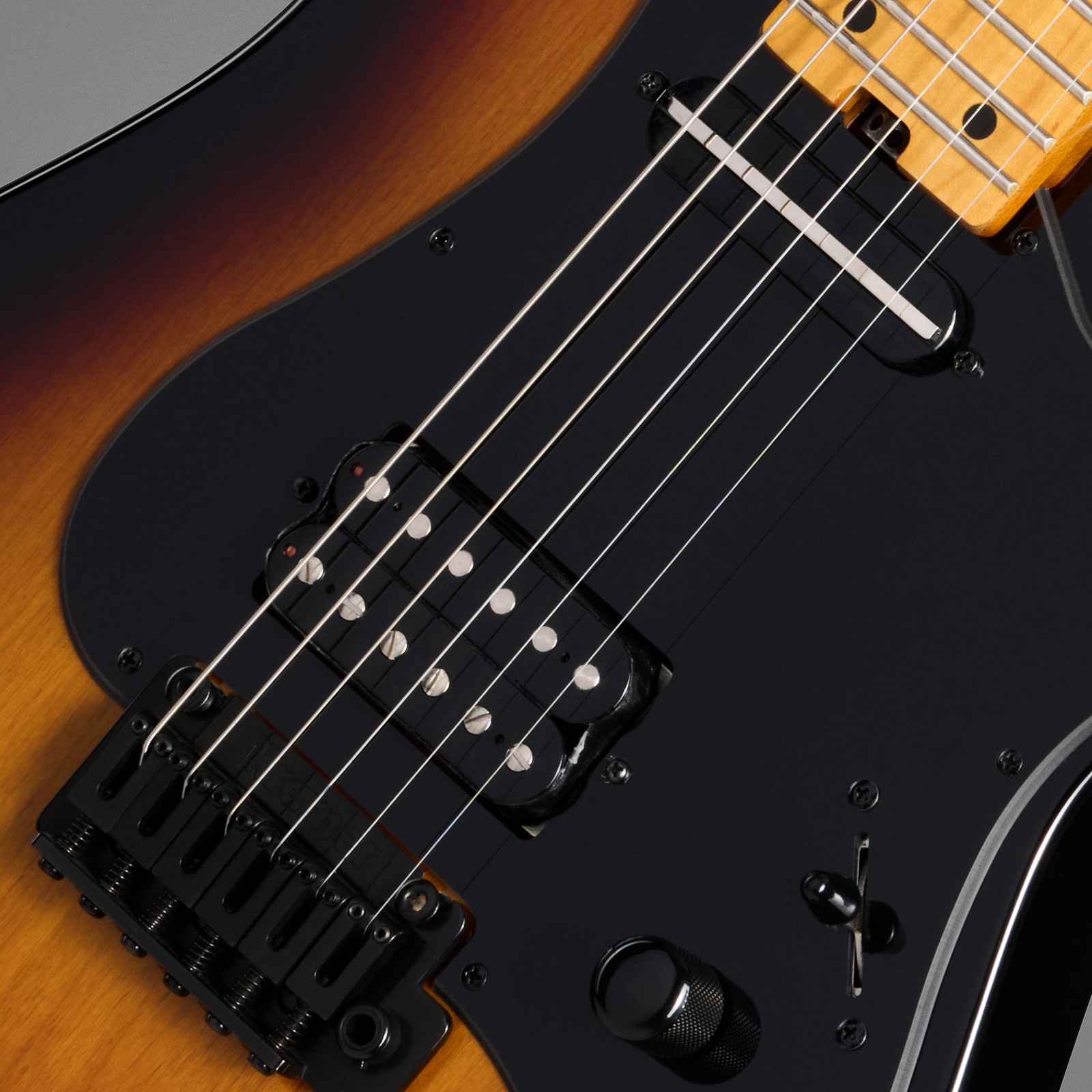 Decke der Kramer Guitars Volante HSGT Triburst