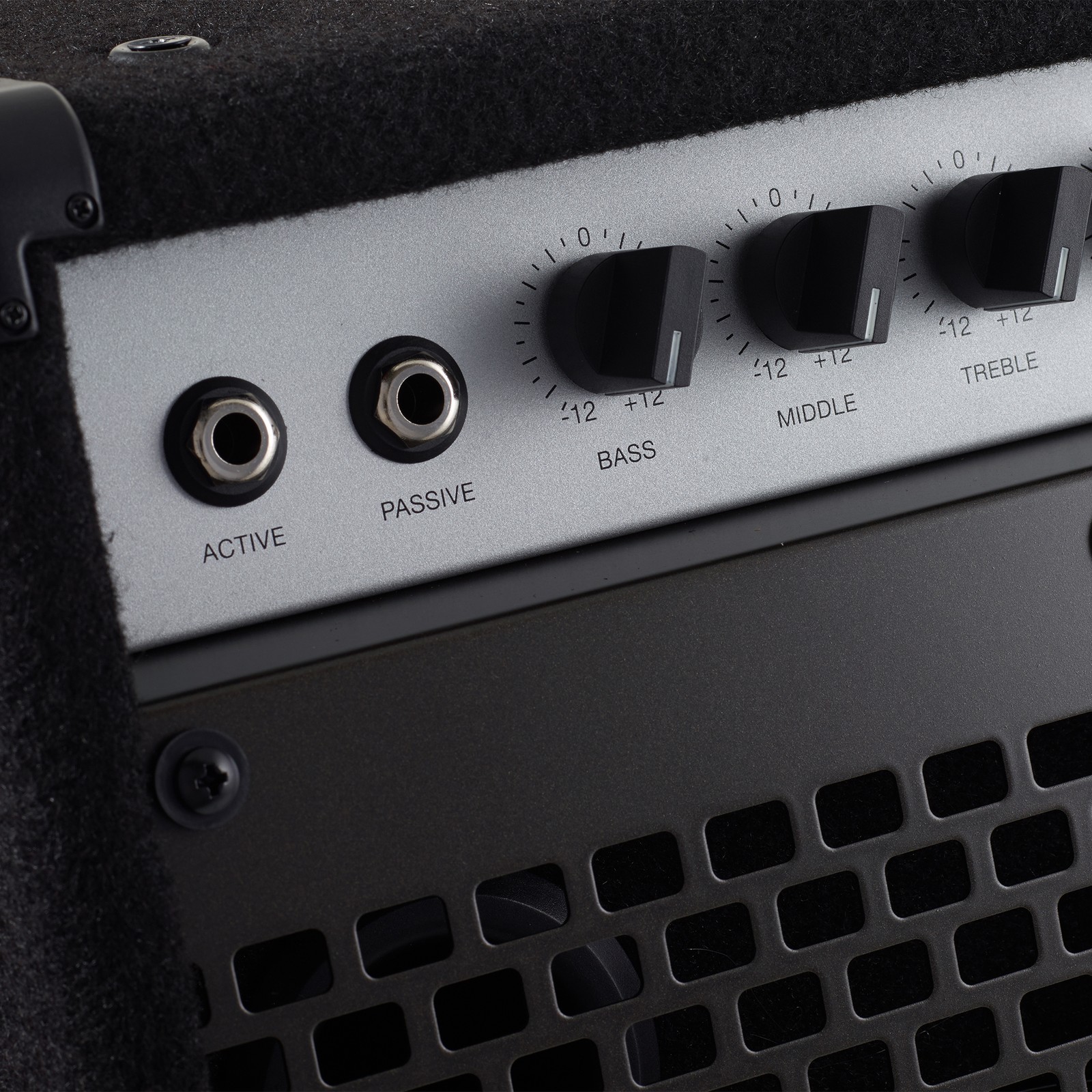 Warwick BC 20, Detail des Basscombo