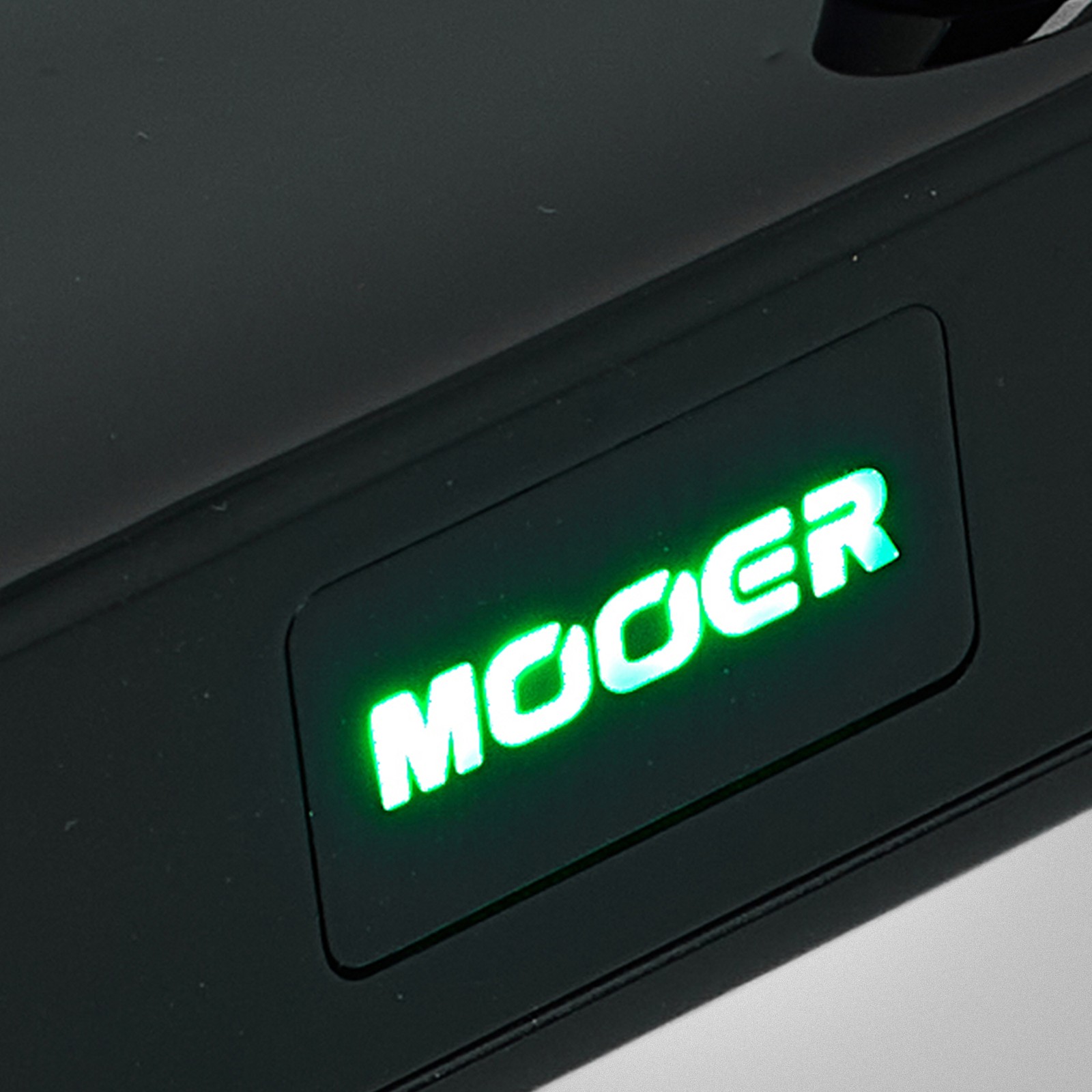 Mooer F4 Wireless Footswitch BK, Logo