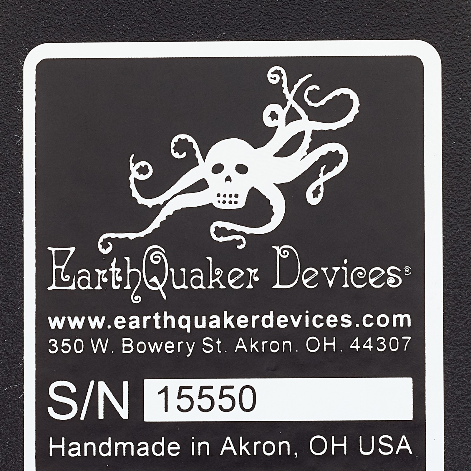 Logo auf dem EarthQuaker Devices Afterneath V3
