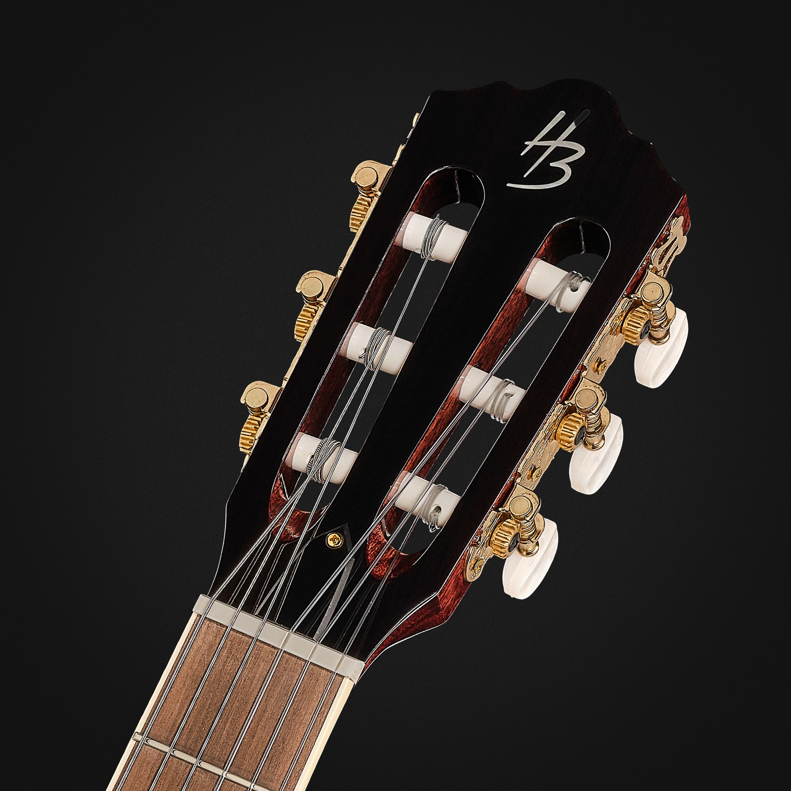 Kopfplatte der Harley Benton Nashville Nylon Natural Solid-Body Akustikgitarre mit Tonabnehmer