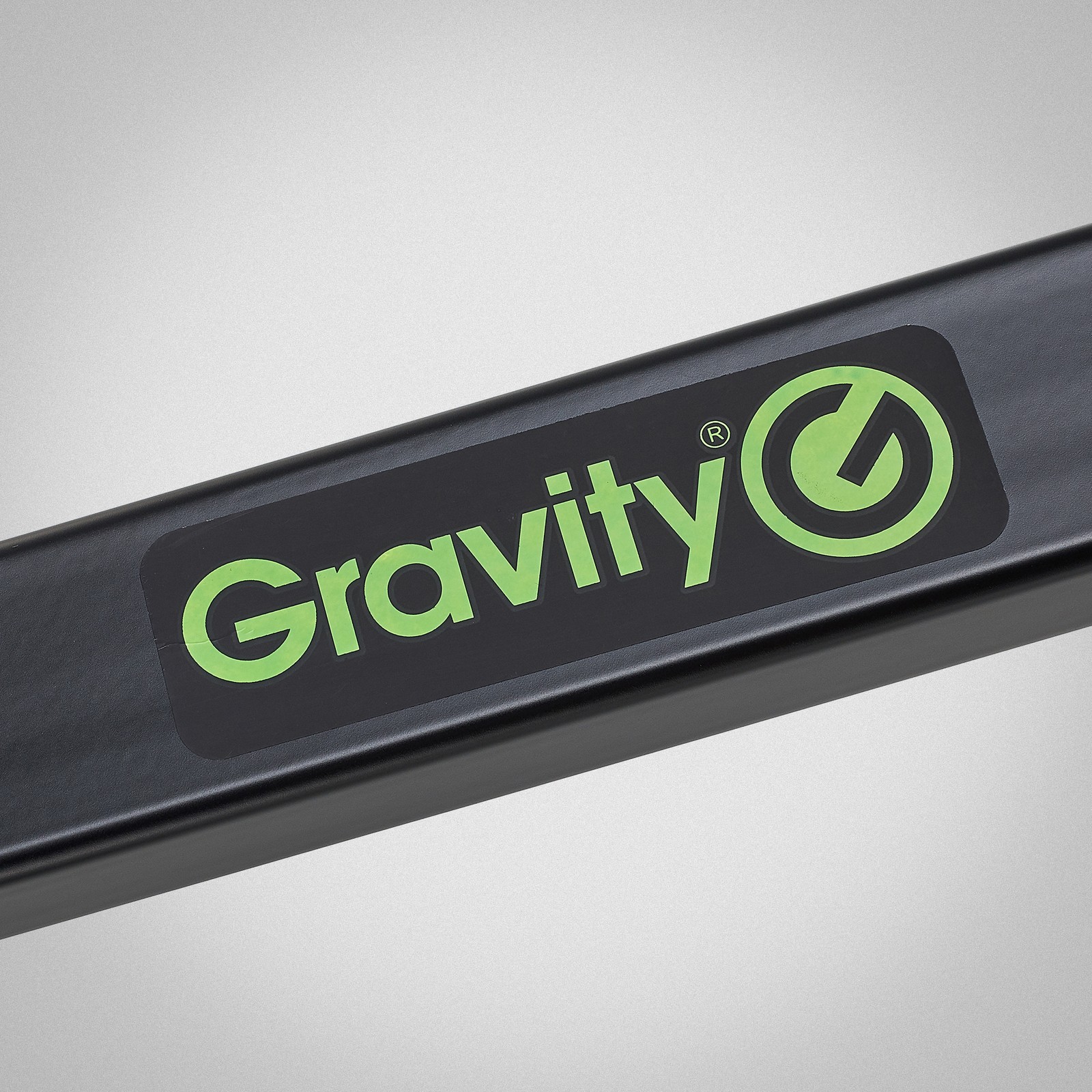 Gravity Logo auf dem Keyboardständer
